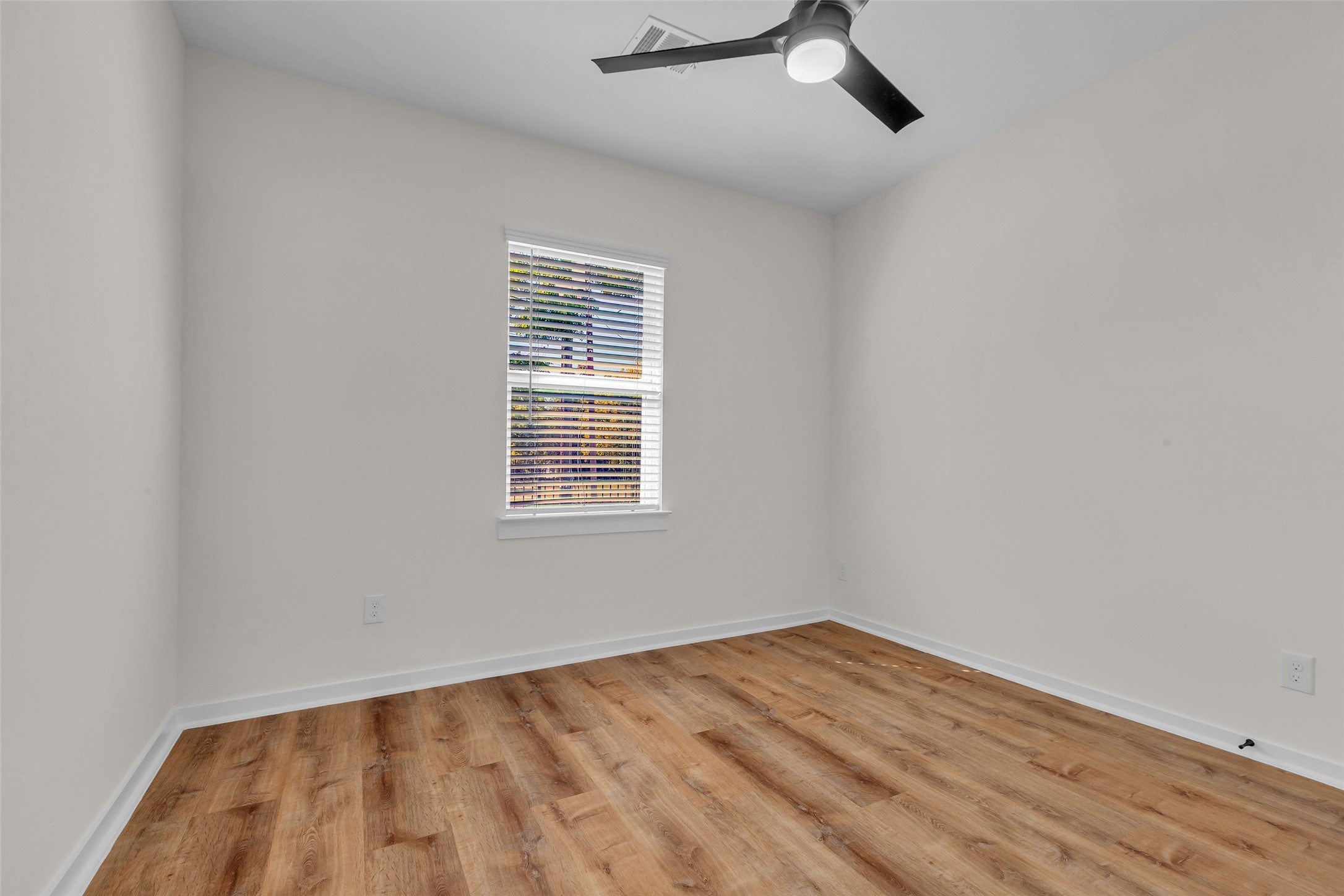 3441 Mcgowen Street Property Photo 18