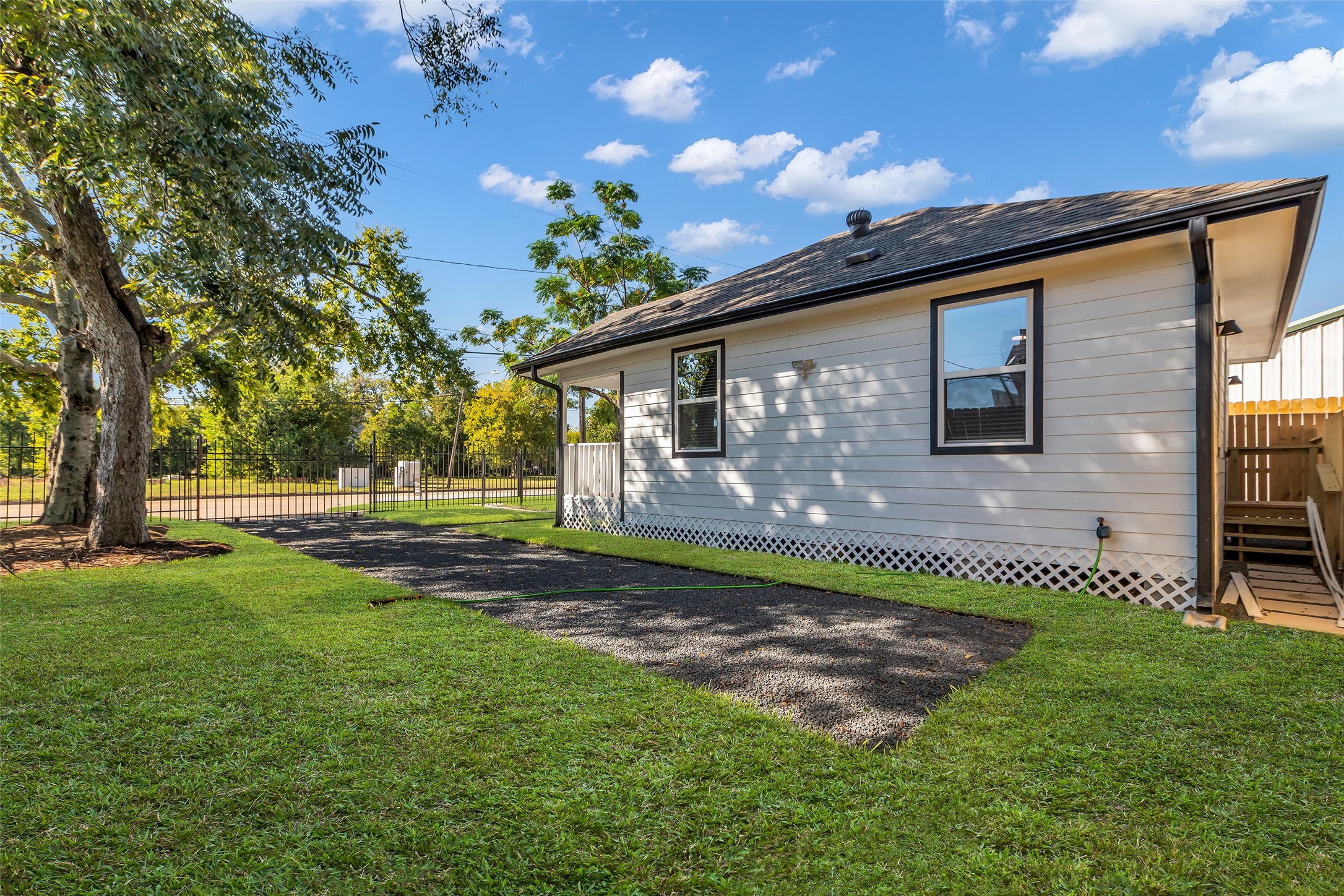 3441 Mcgowen Street Property Photo 22
