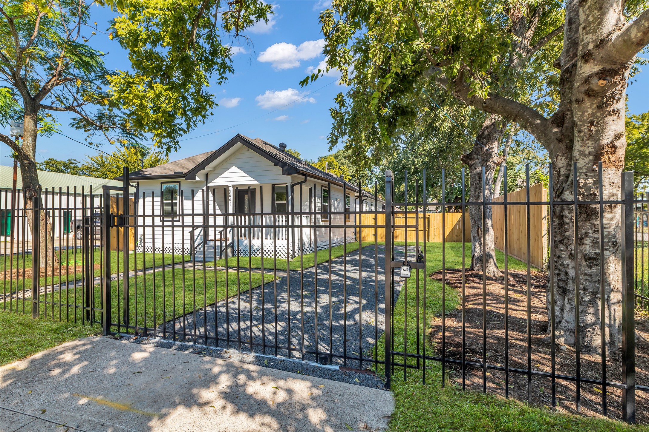 3441 Mcgowen Street Property Photo 25