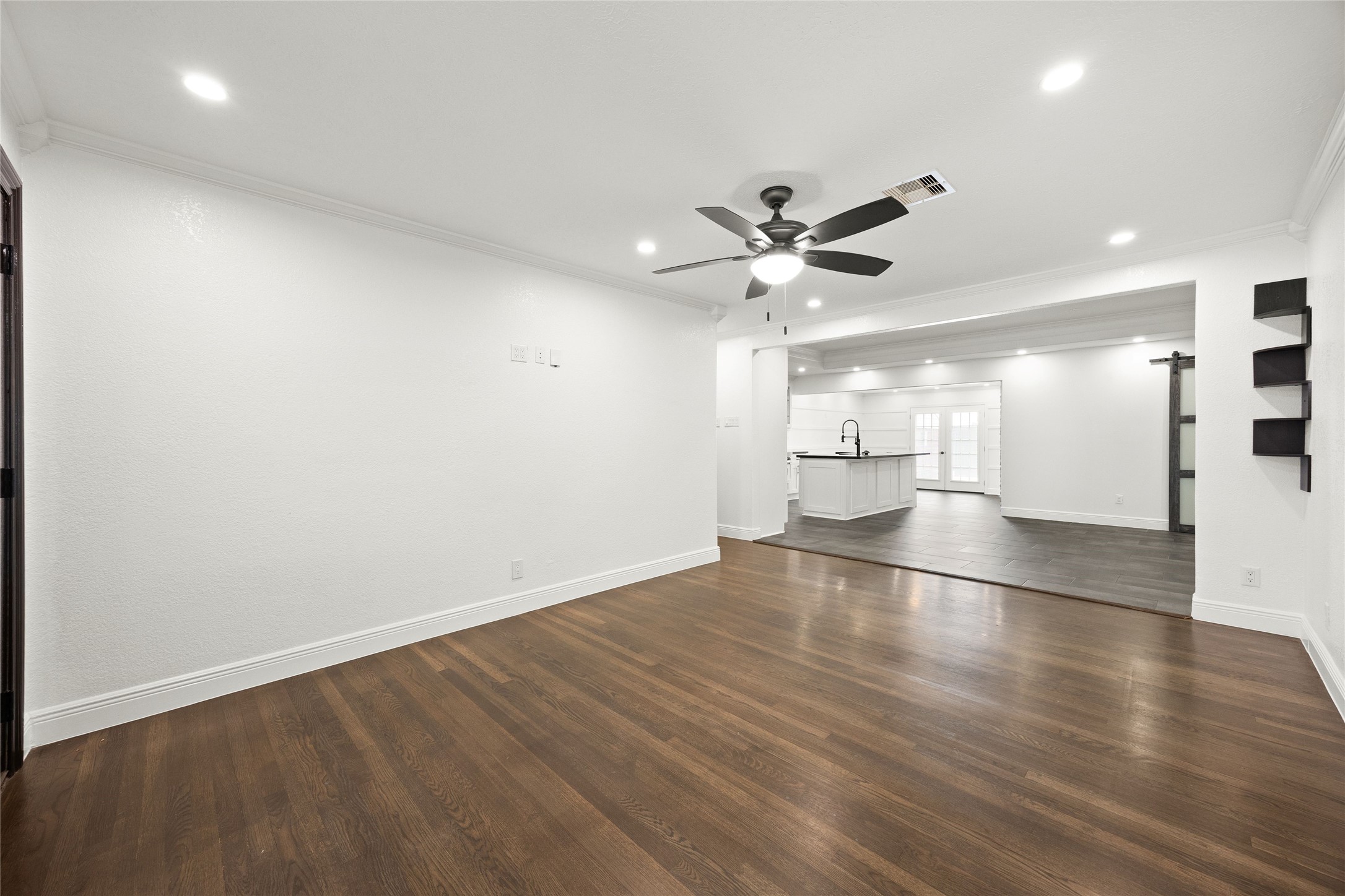 10322 Southport Drive Property Photo 3