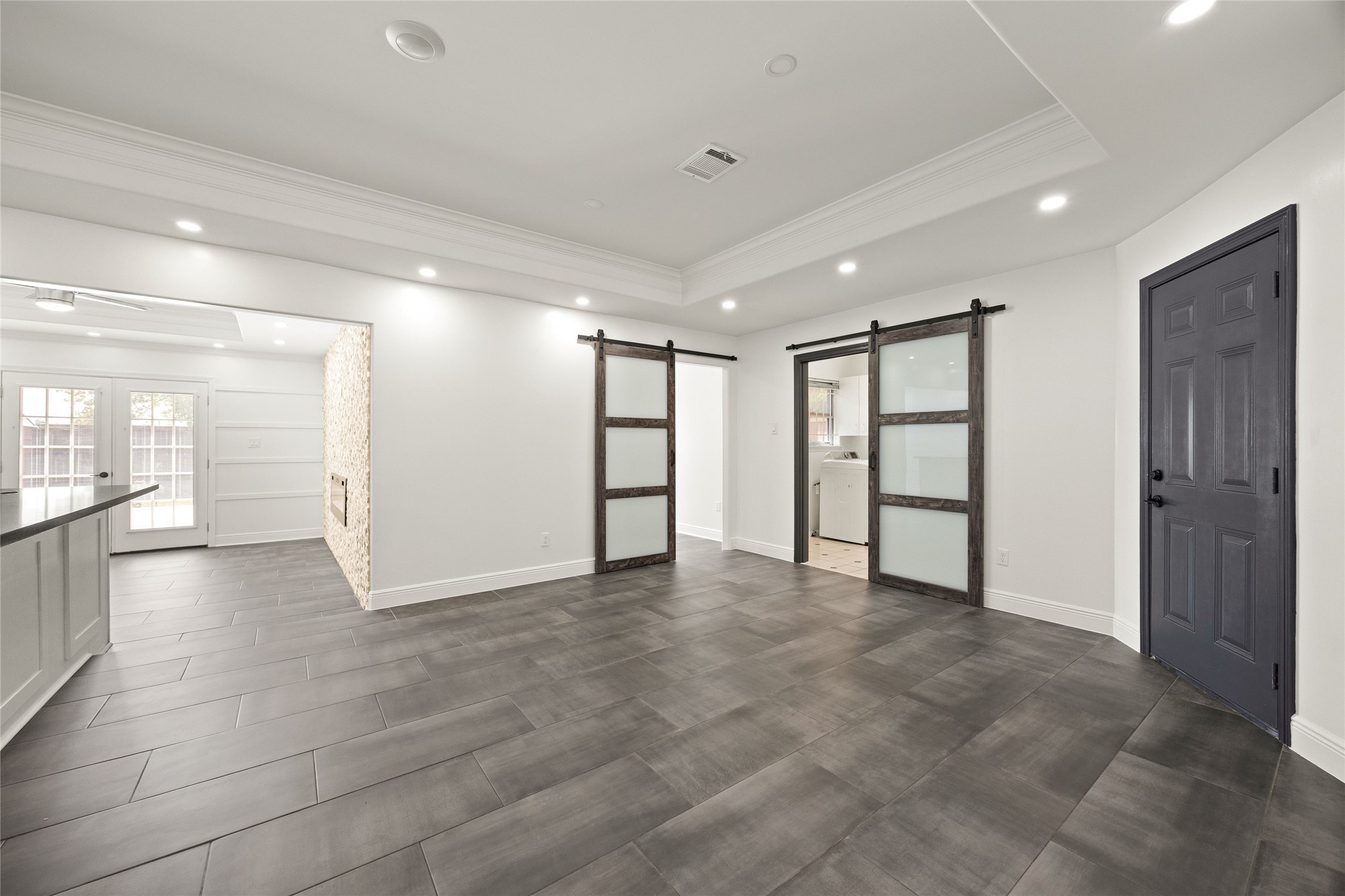 10322 Southport Drive Property Photo 6
