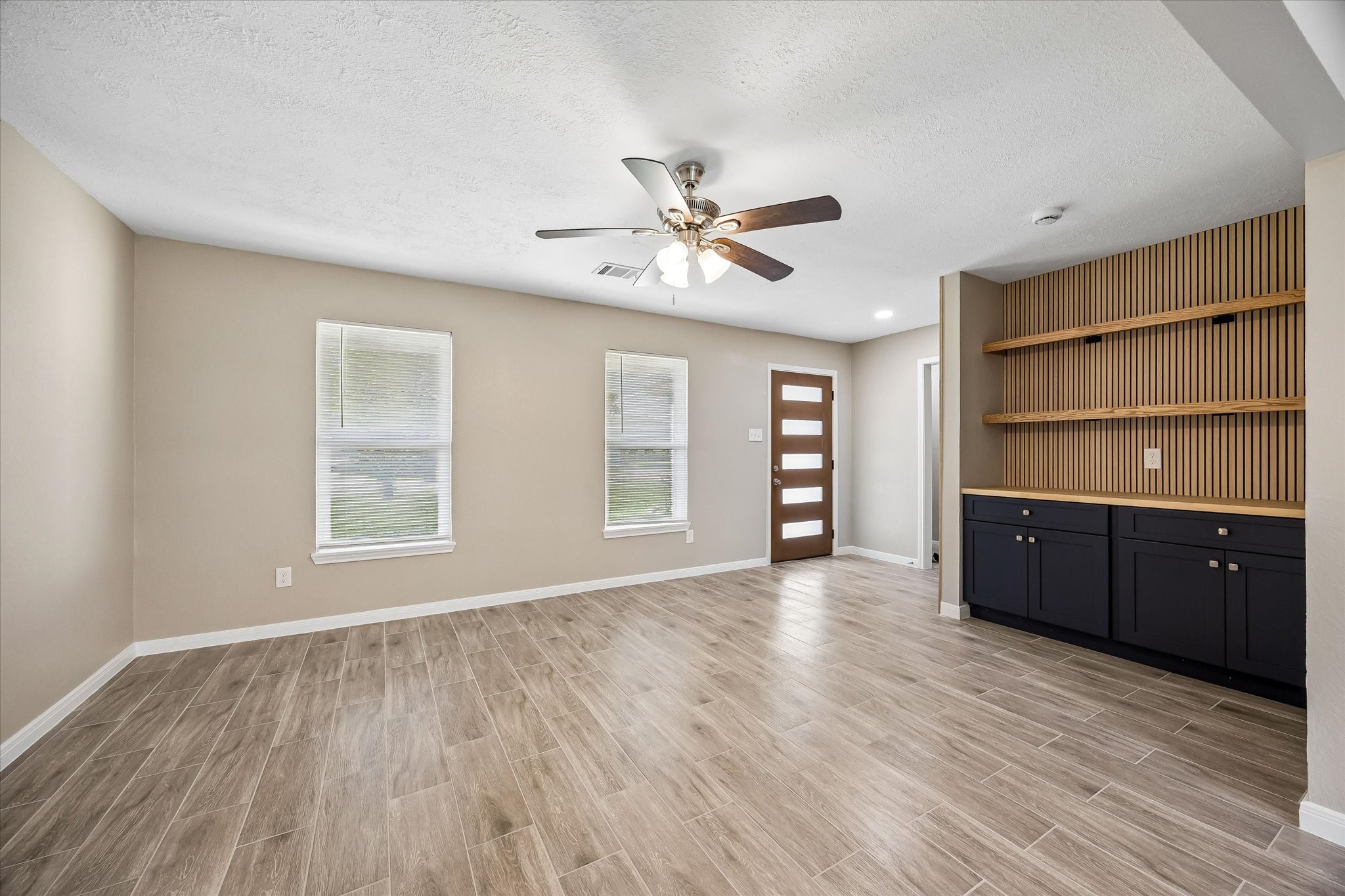 4315 Kelling Street Property Photo 7