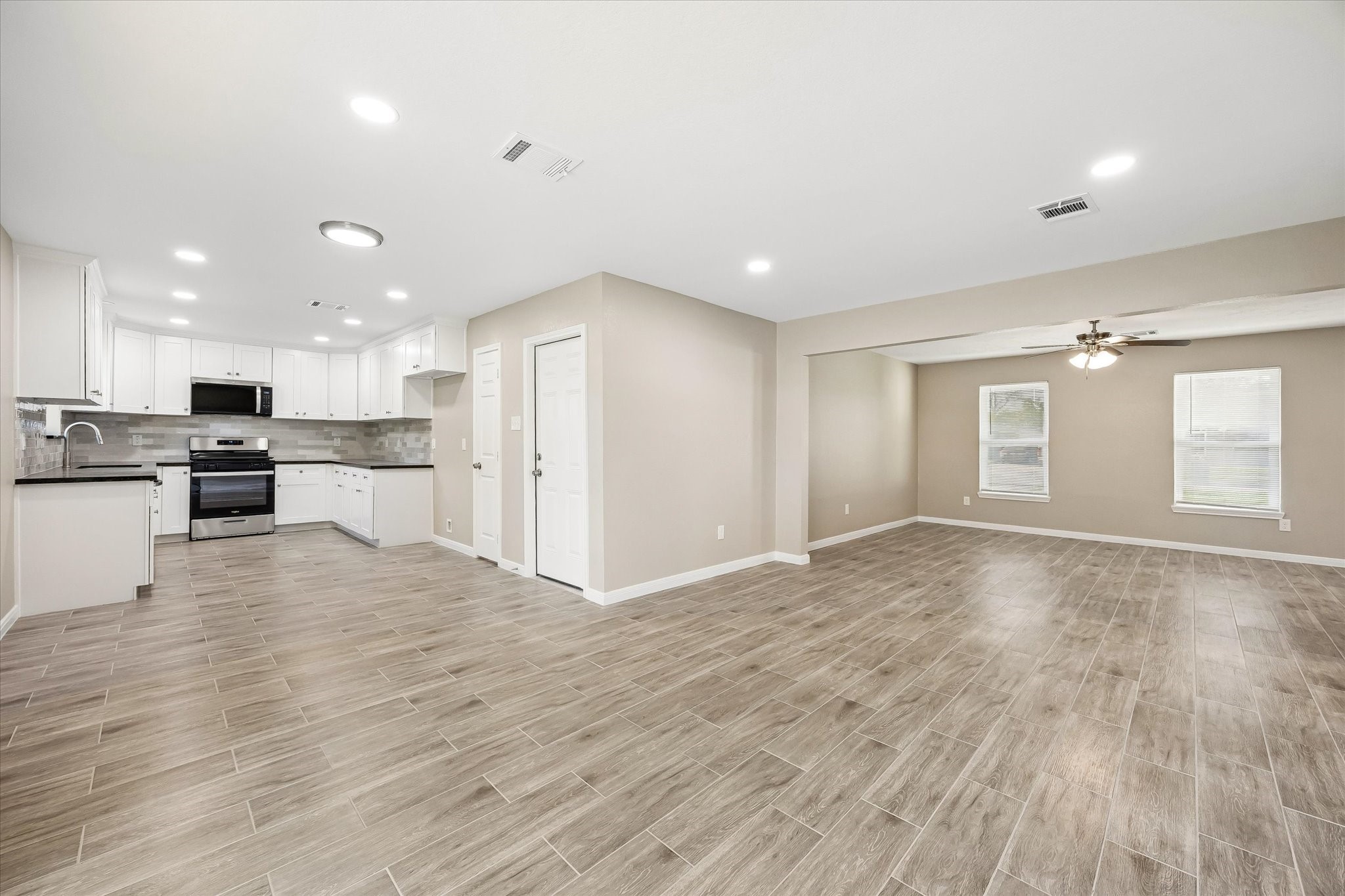 4315 Kelling Street Property Photo 8