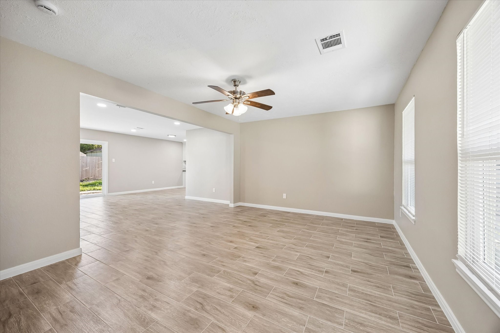 4315 Kelling Street Property Photo 13