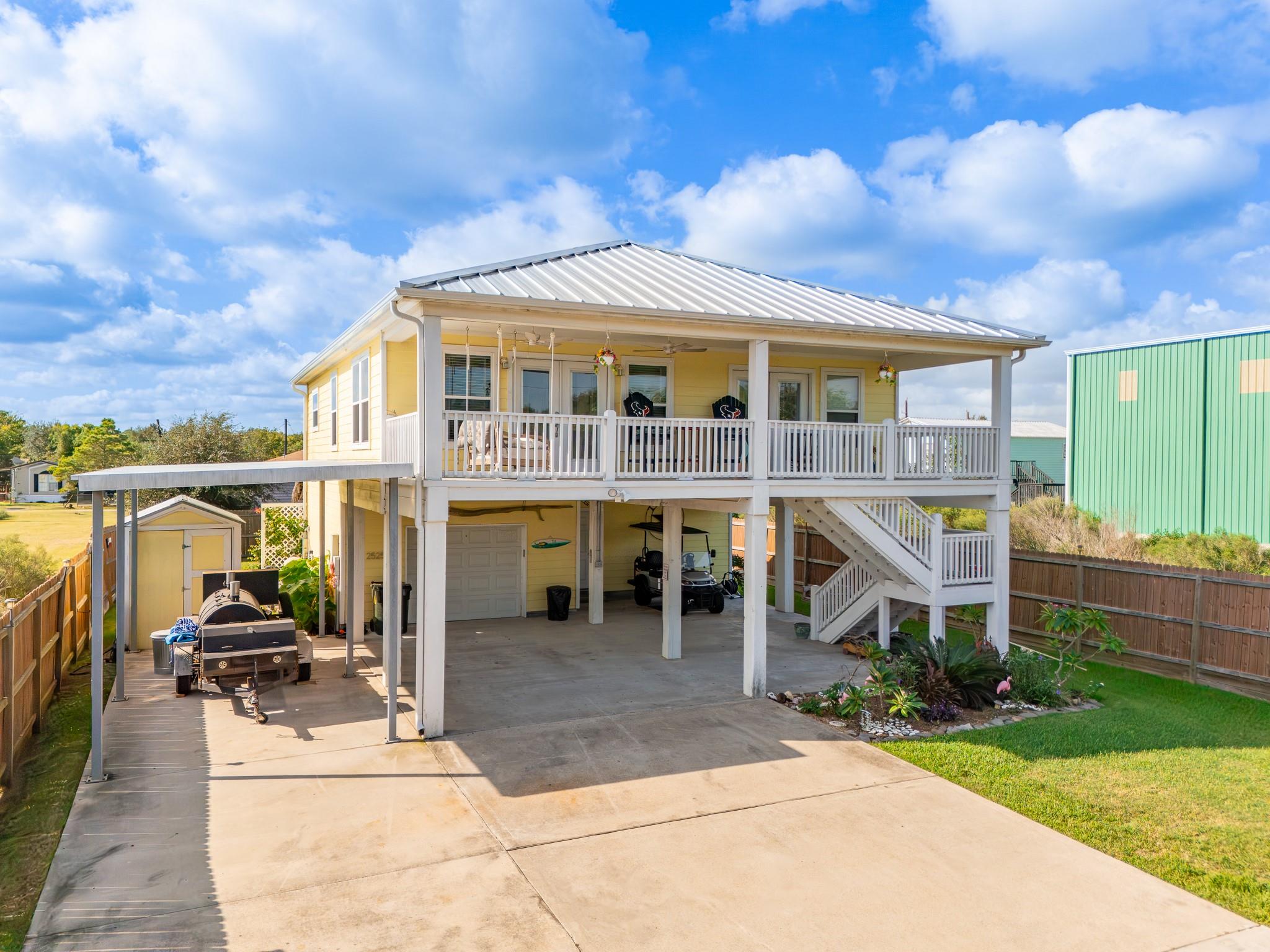 2525 E Bayshore Drive Property Photo 4