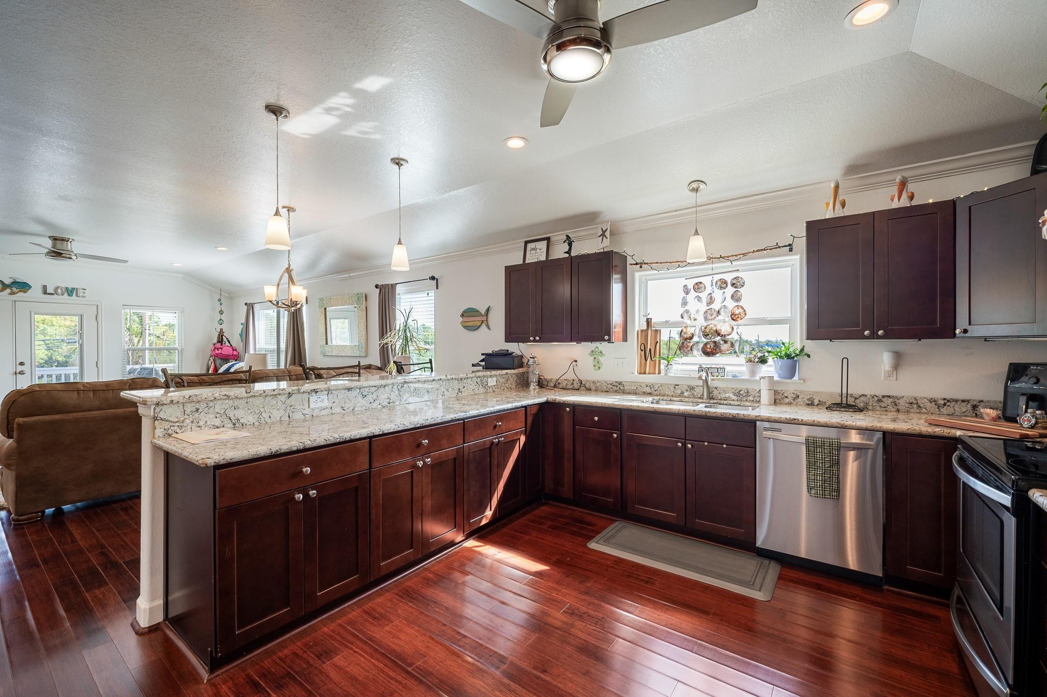 2525 E Bayshore Drive Property Photo 17
