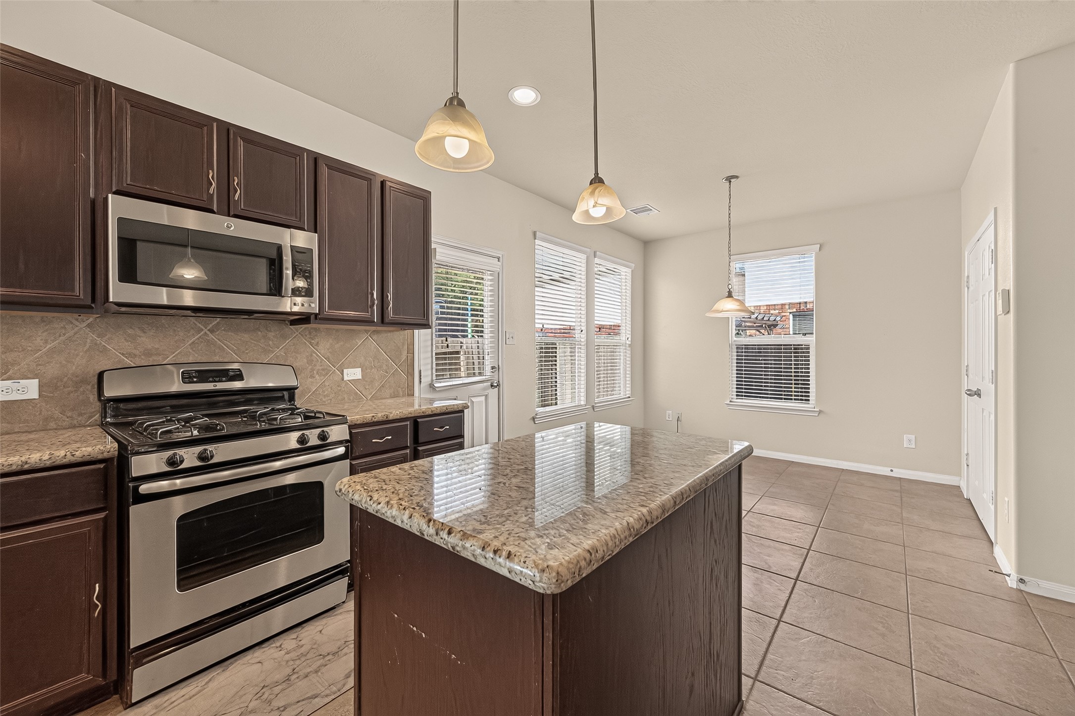 24511 Kestrel View Property Photo 5