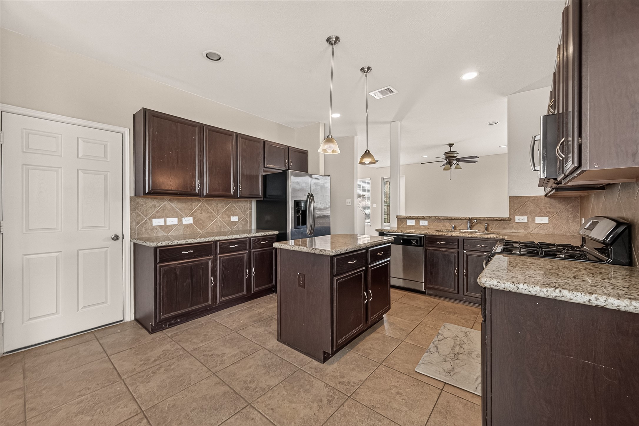 24511 Kestrel View Property Photo 6