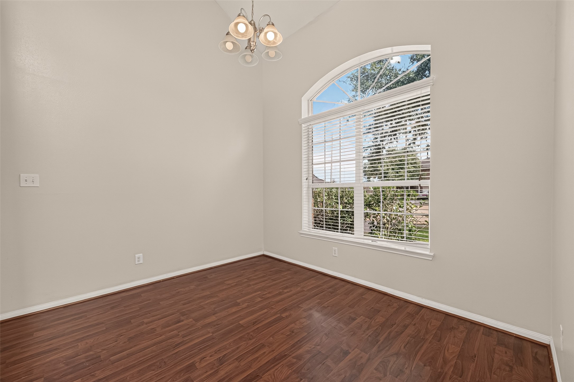24511 Kestrel View Property Photo 12