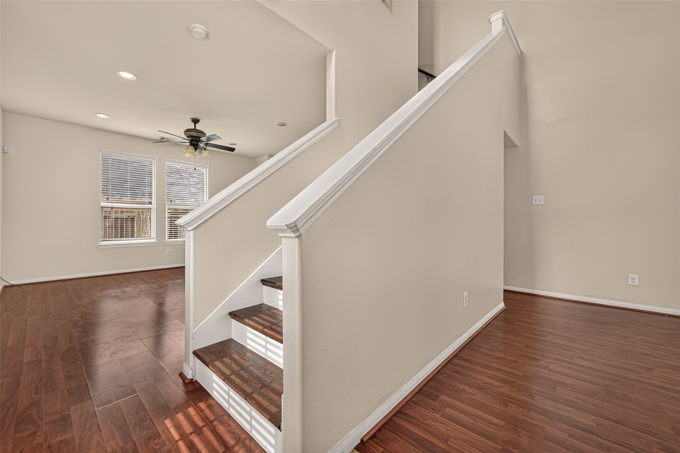 24511 Kestrel View Property Photo 14