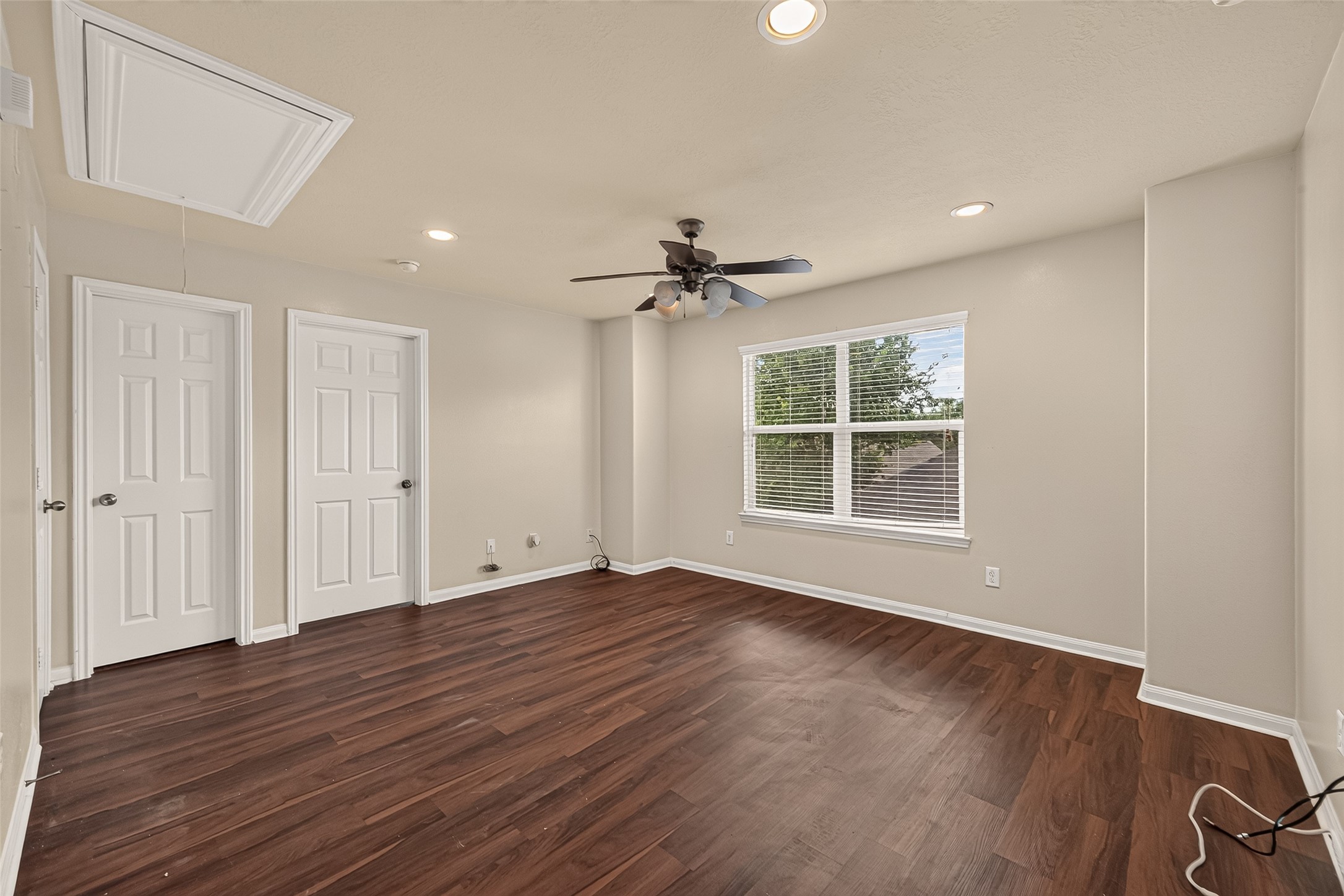 24511 Kestrel View Property Photo 15