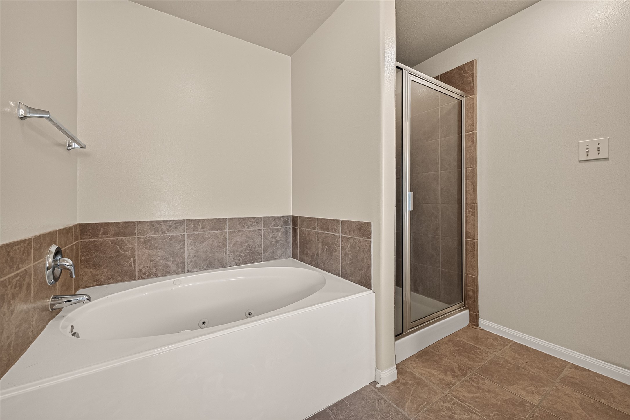24511 Kestrel View Property Photo 27