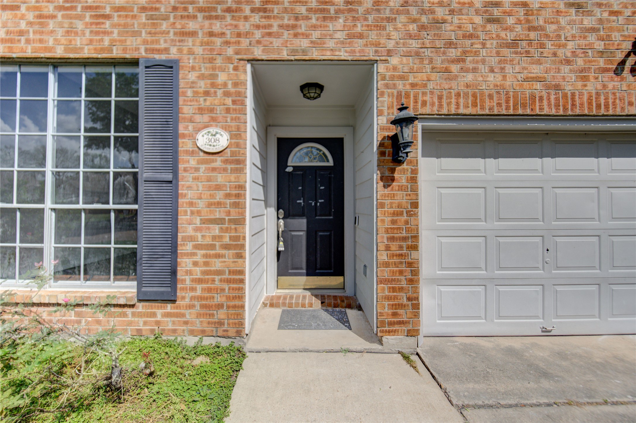 308 N Ranch House Road Property Photo 2