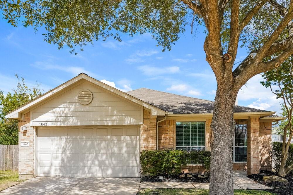 1842 Strongs Court Property Photo 1