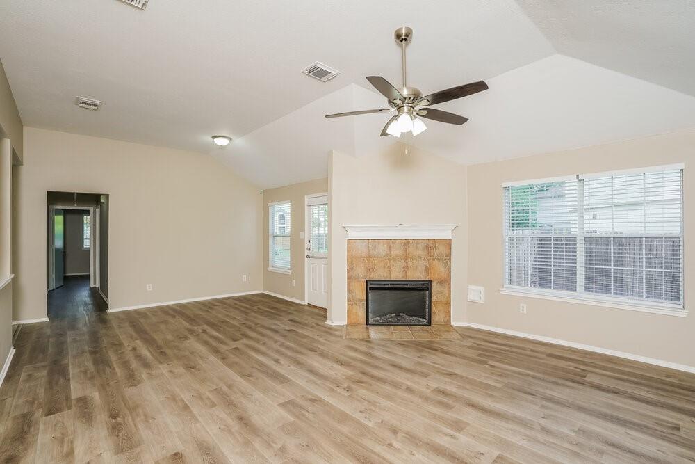 1842 Strongs Court Property Photo 4
