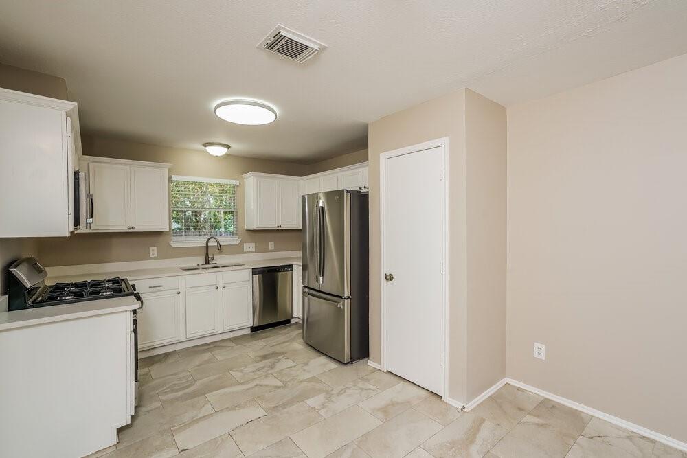 1842 Strongs Court Property Photo 7