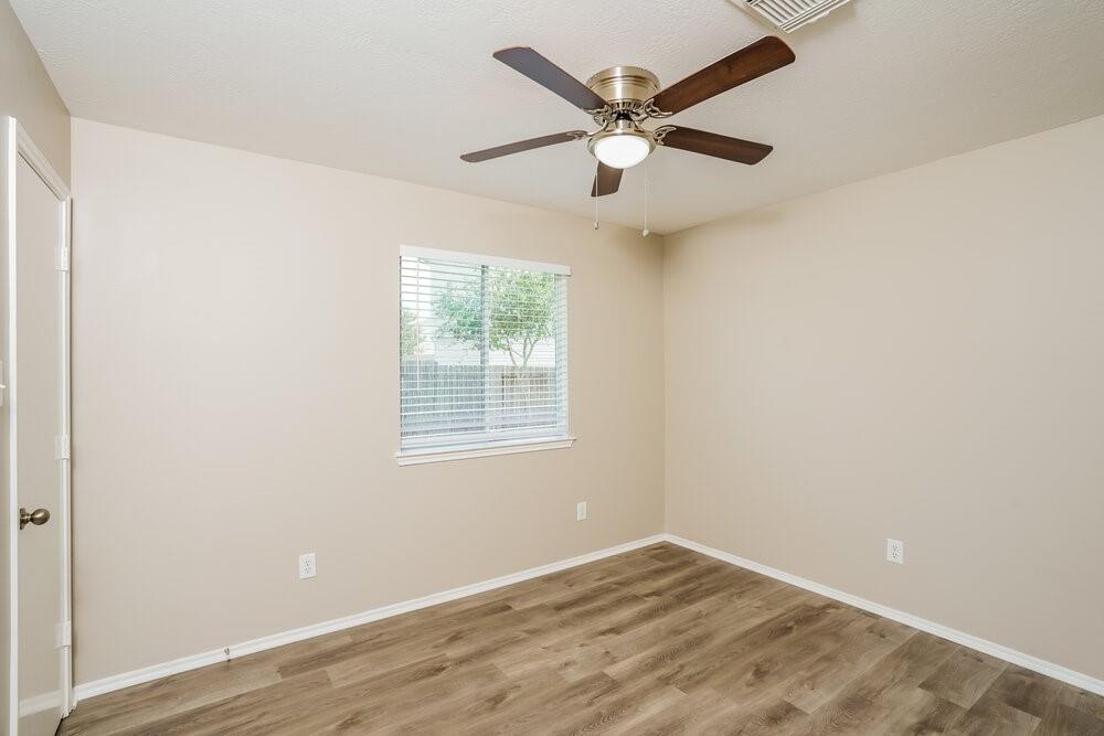 1842 Strongs Court Property Photo 13