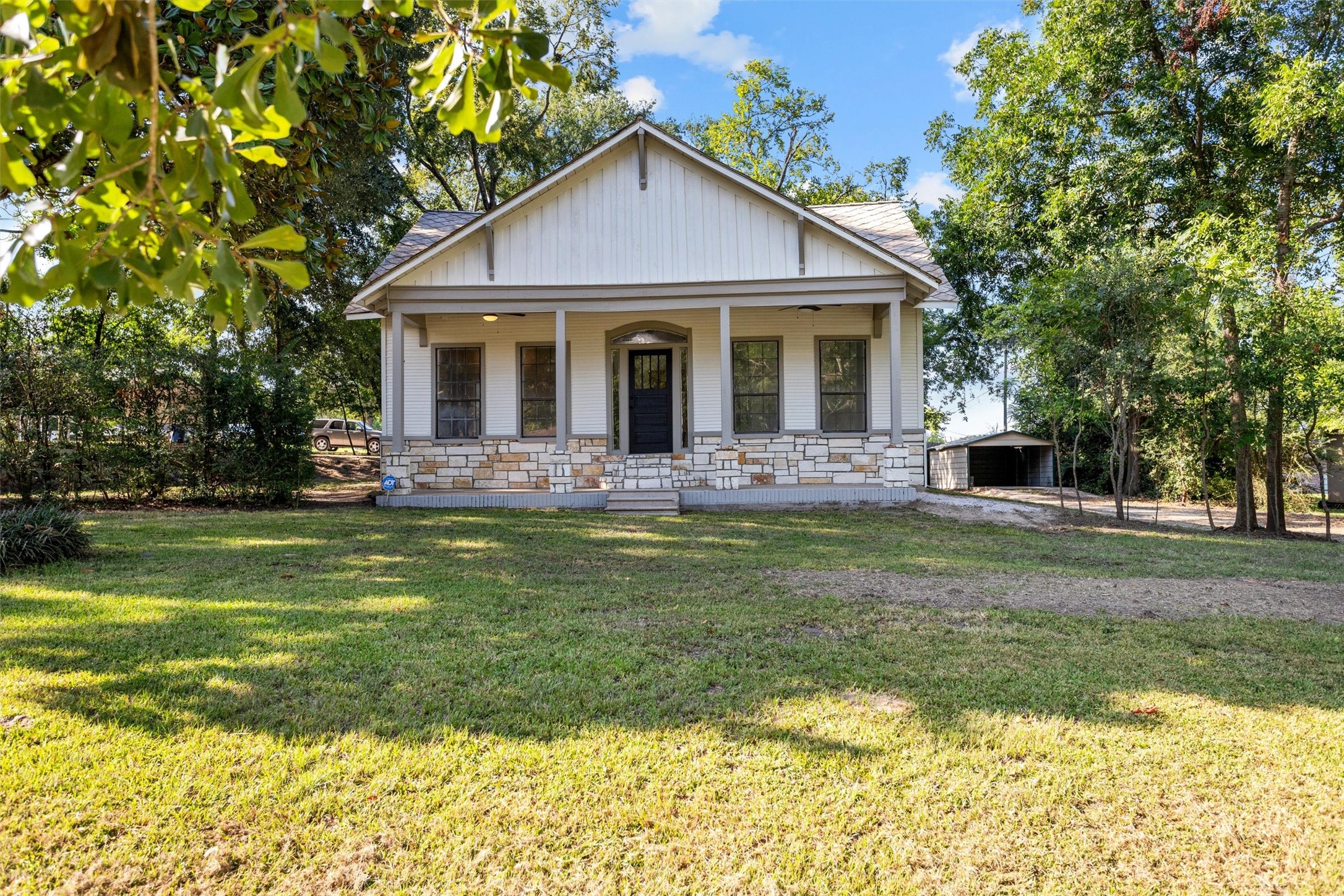 170 Noble Street Property Photo 1