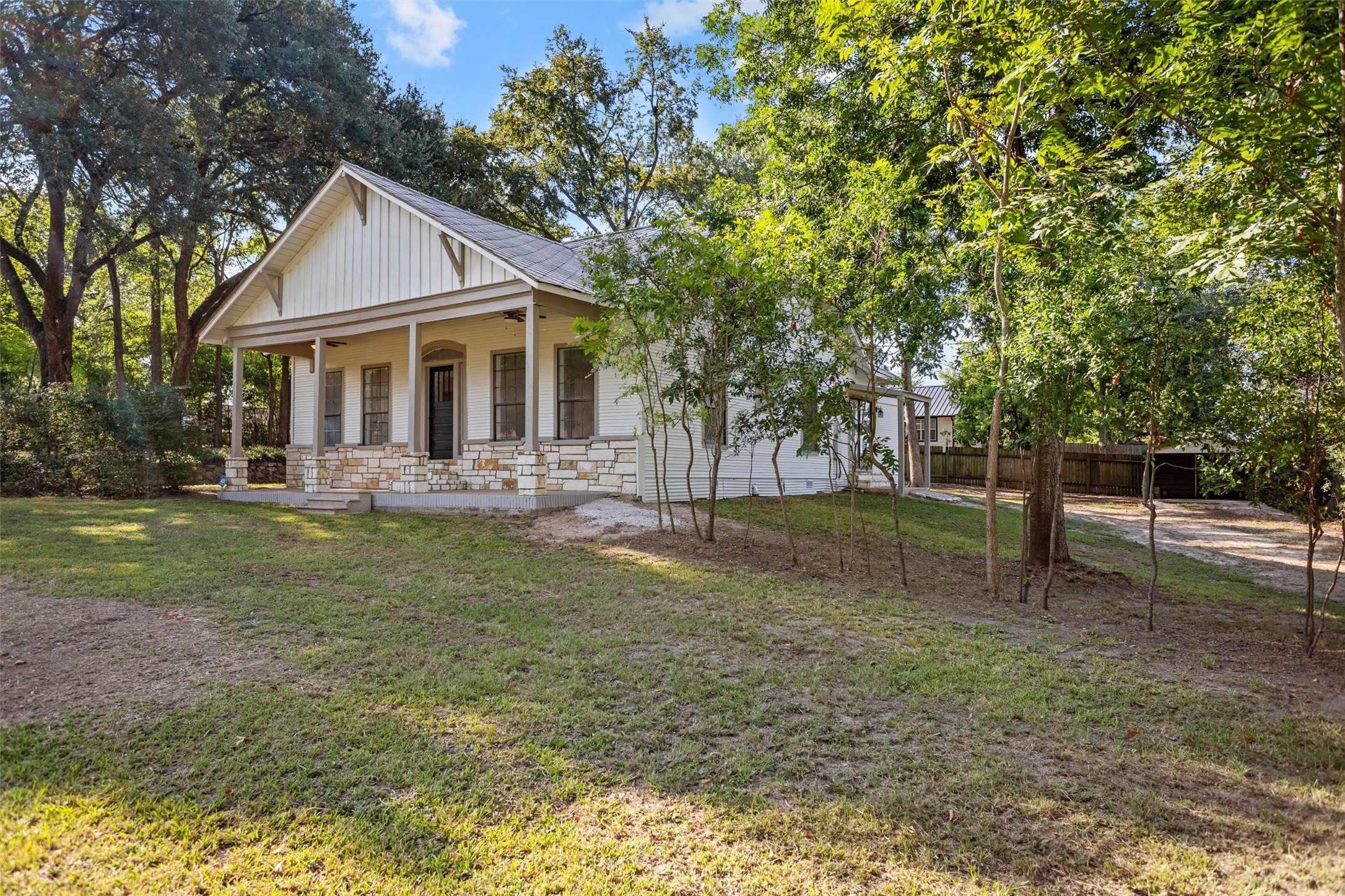170 Noble Street Property Photo 2