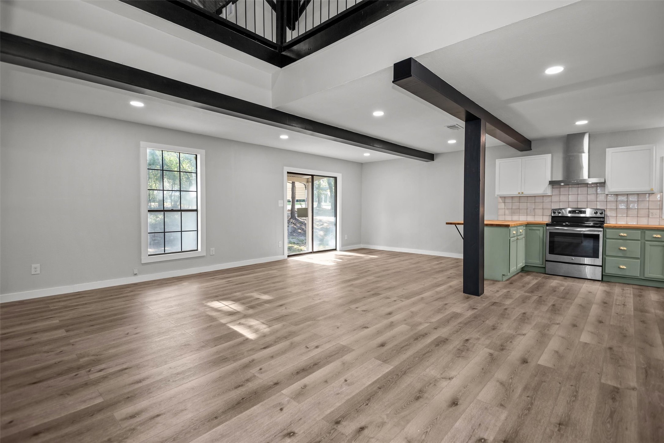 170 Noble Street Property Photo 6