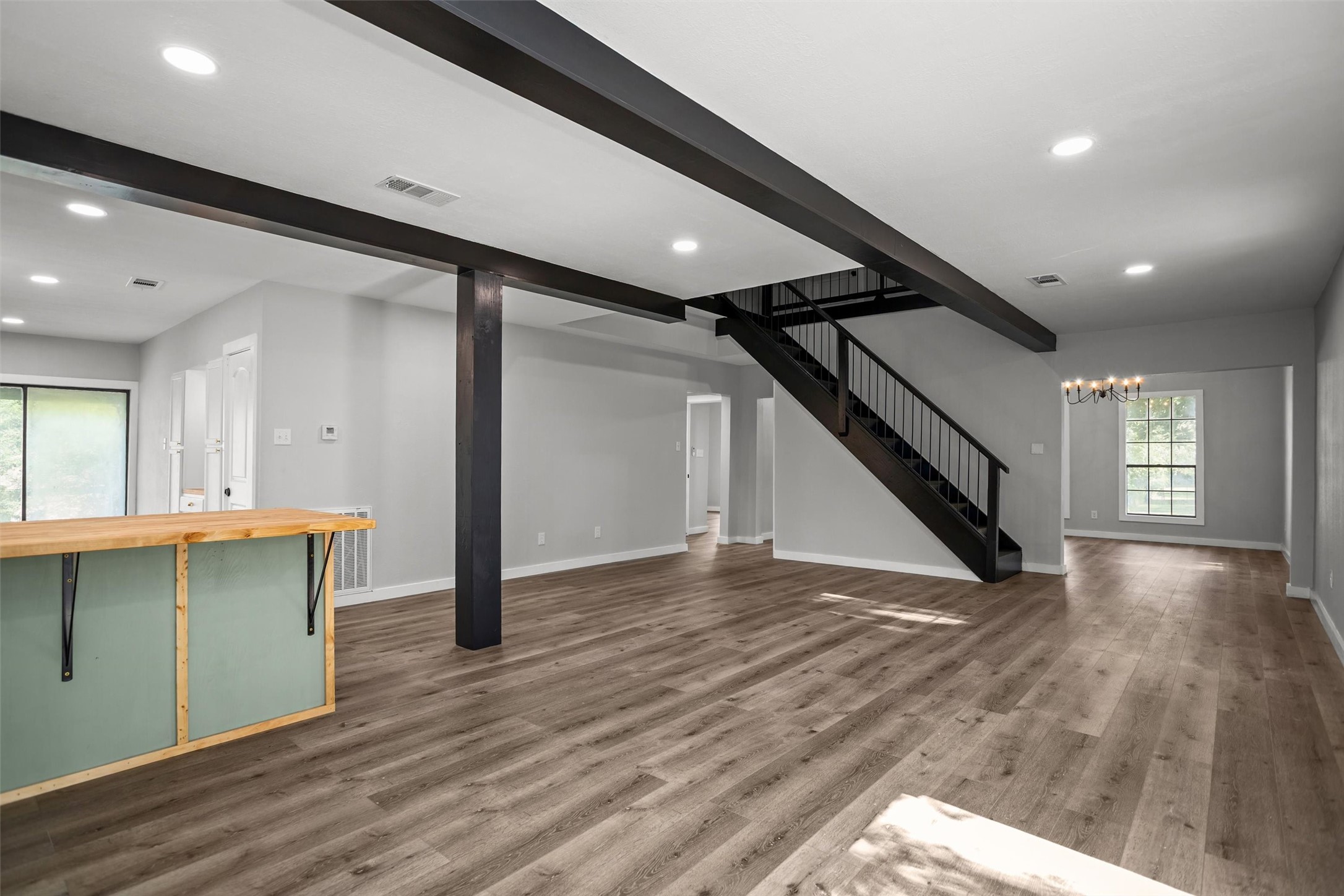 170 Noble Street Property Photo 10