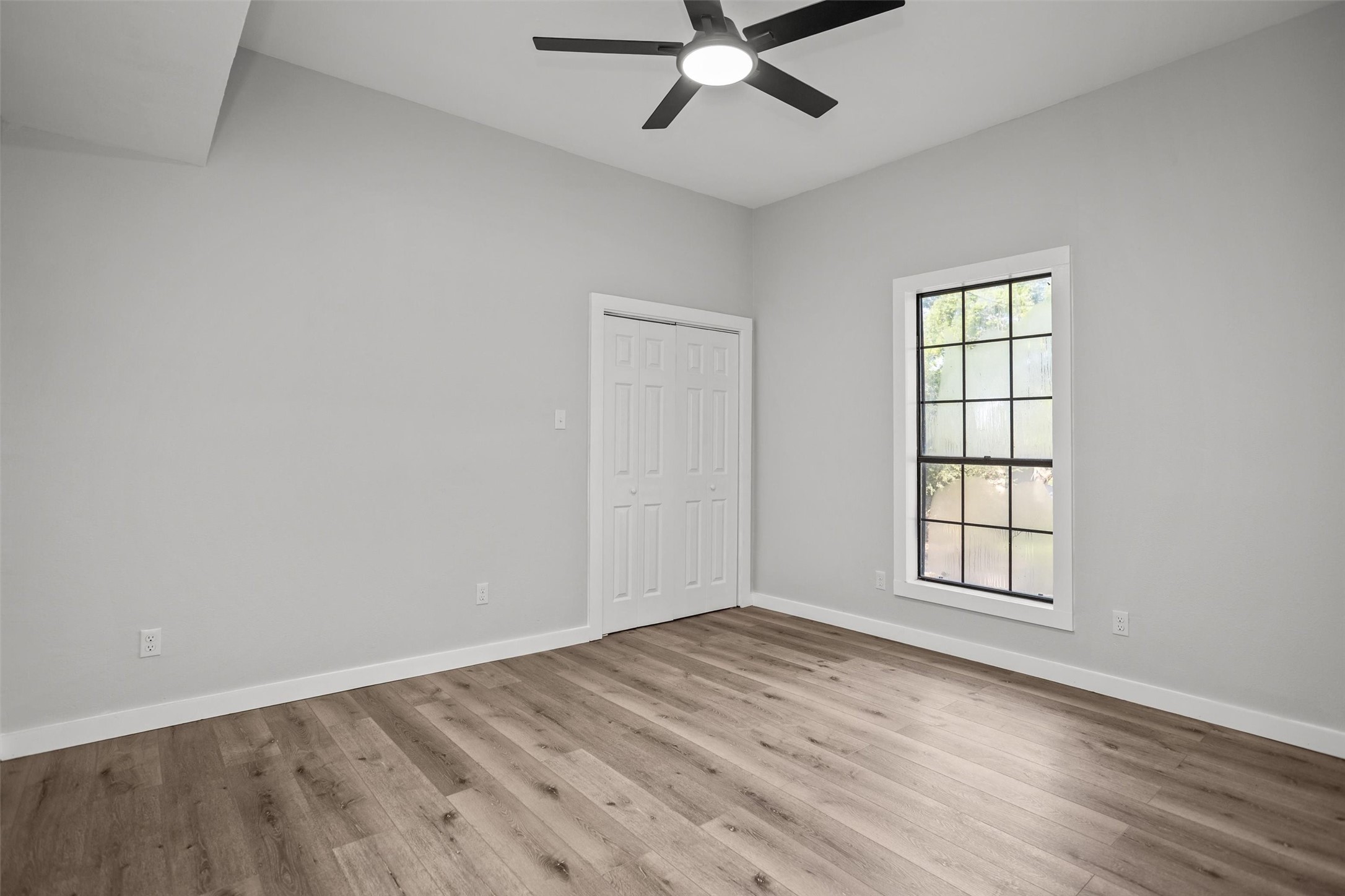 170 Noble Street Property Photo 12