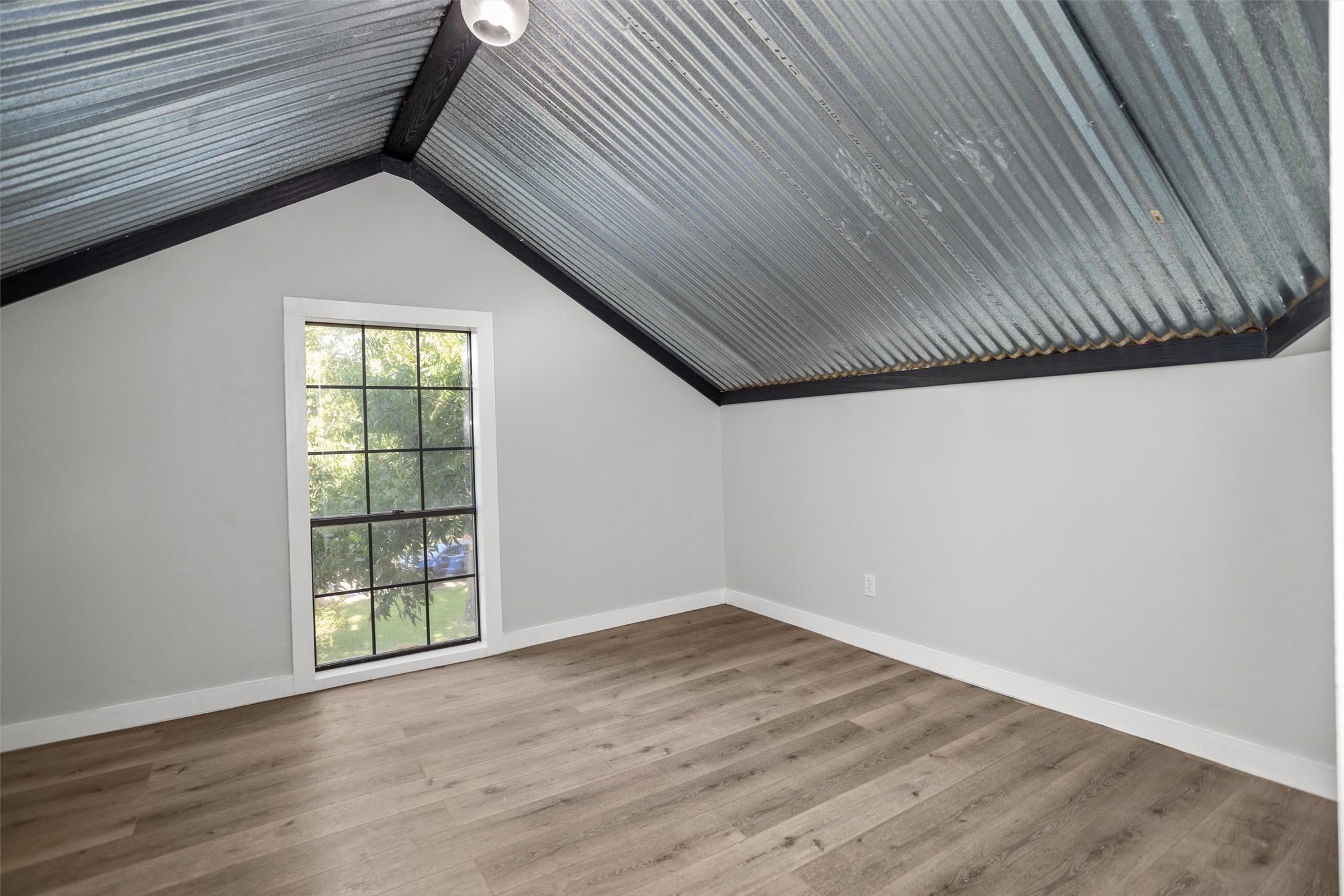 170 Noble Street Property Photo 18