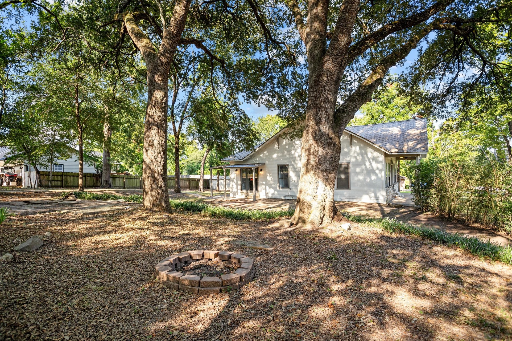 170 Noble Street Property Photo 23