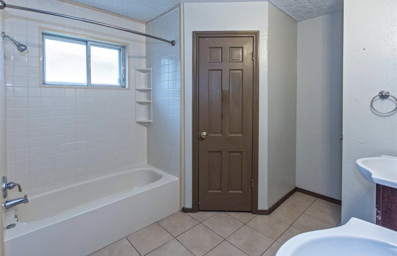 1342 Ambrosden Lane Property Photo 19