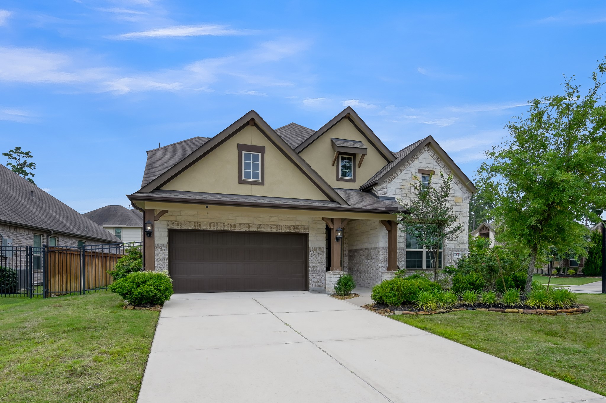 4206 Grand Oaks Wind Property Photo 2