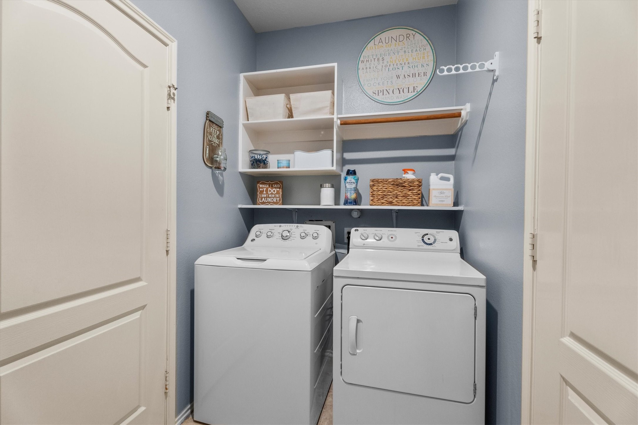11802 Ribbon Falls Court Property Photo 16