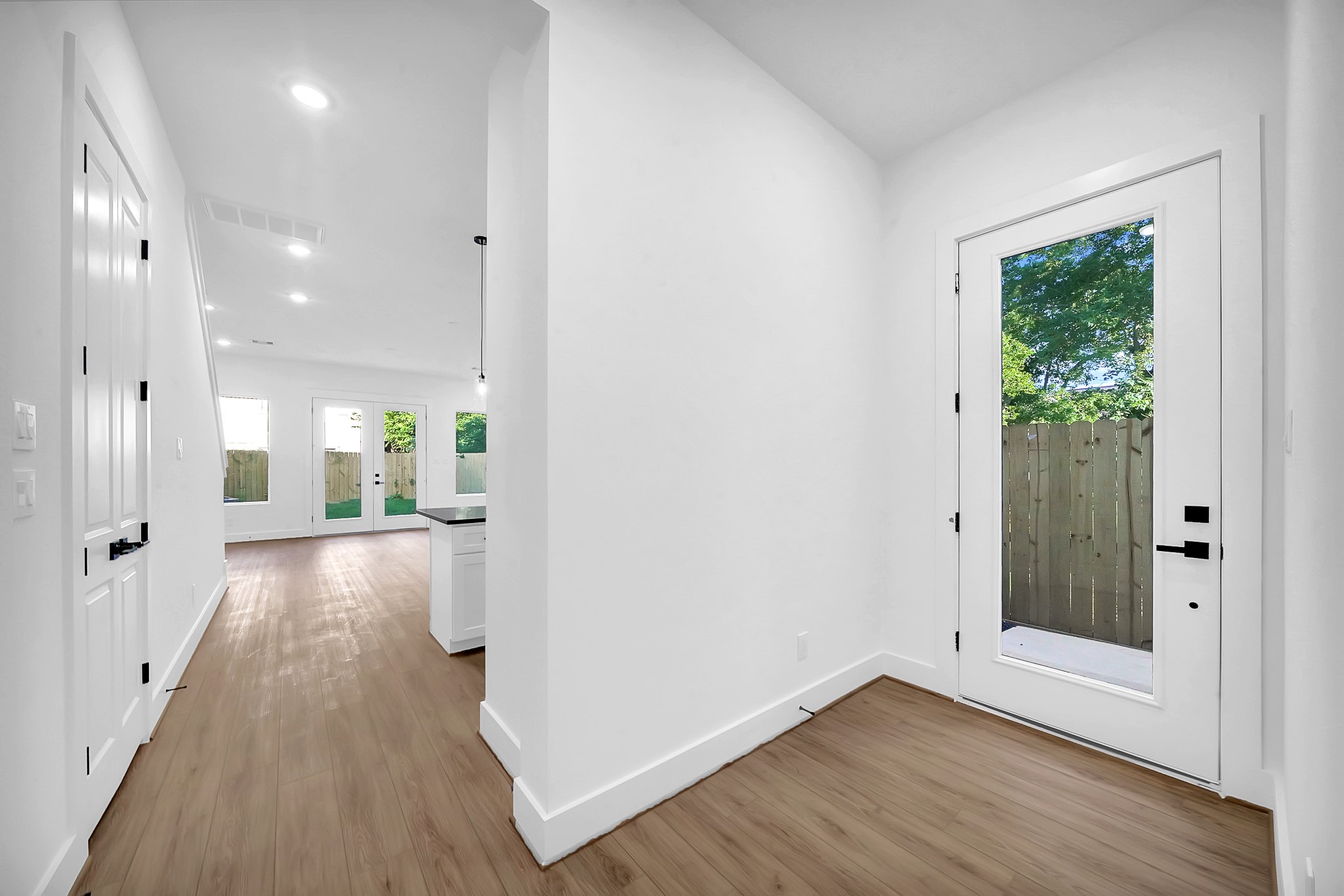 7825 Colonial Lane Property Photo 2
