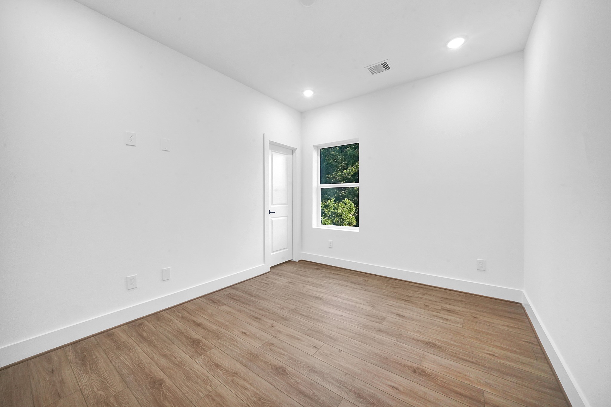 7825 Colonial Lane Property Photo 15