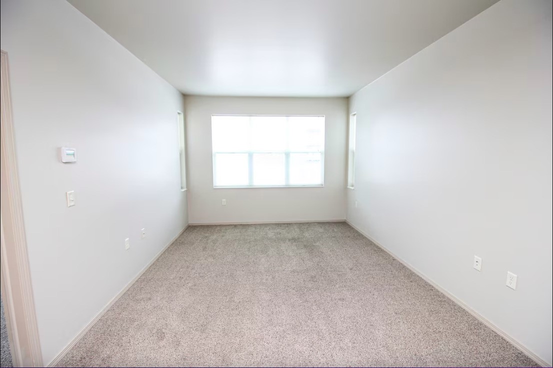620 N Main Ave Property Photo 4