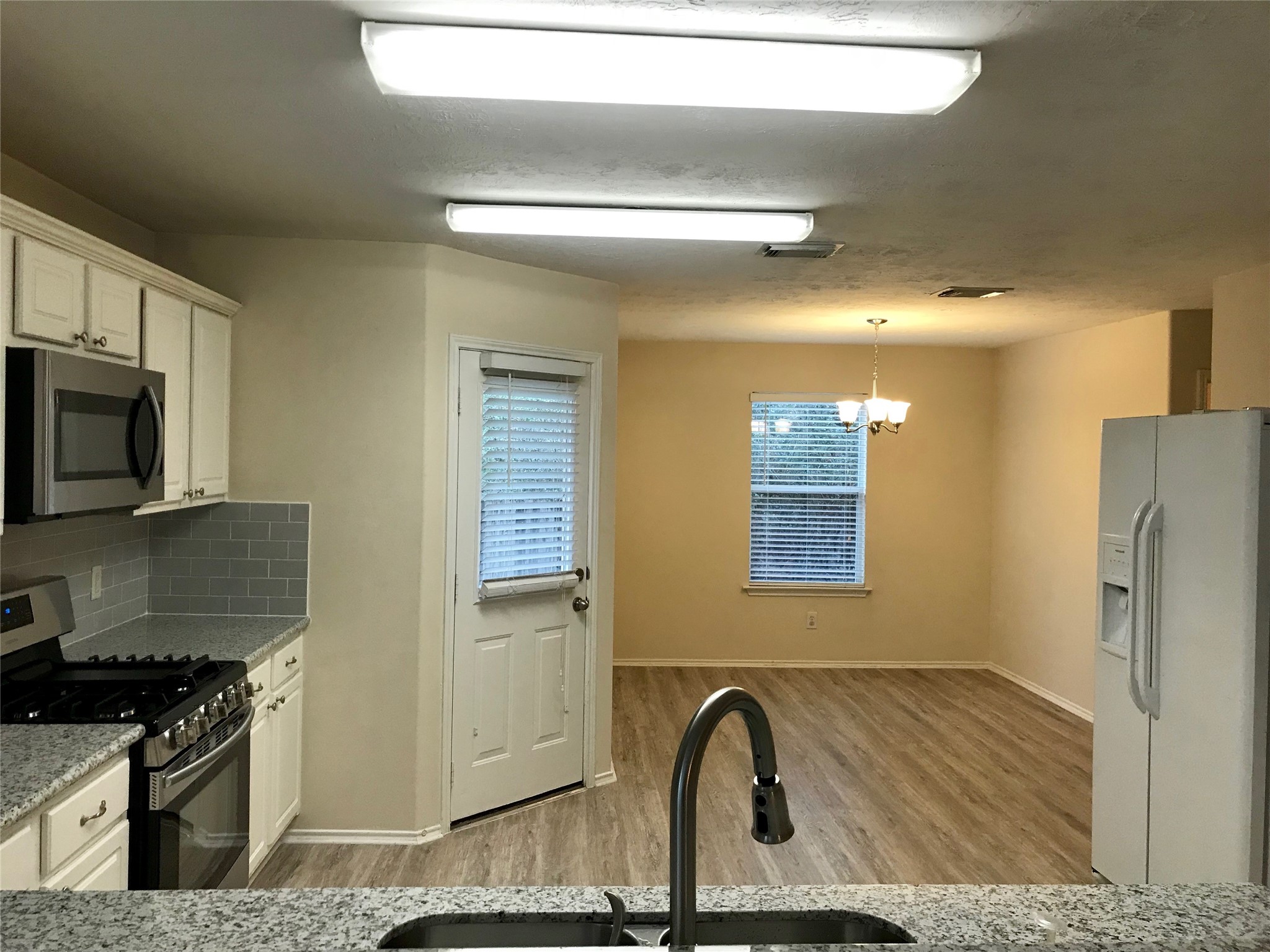 115 S Vesper Bend Circle Property Photo 7