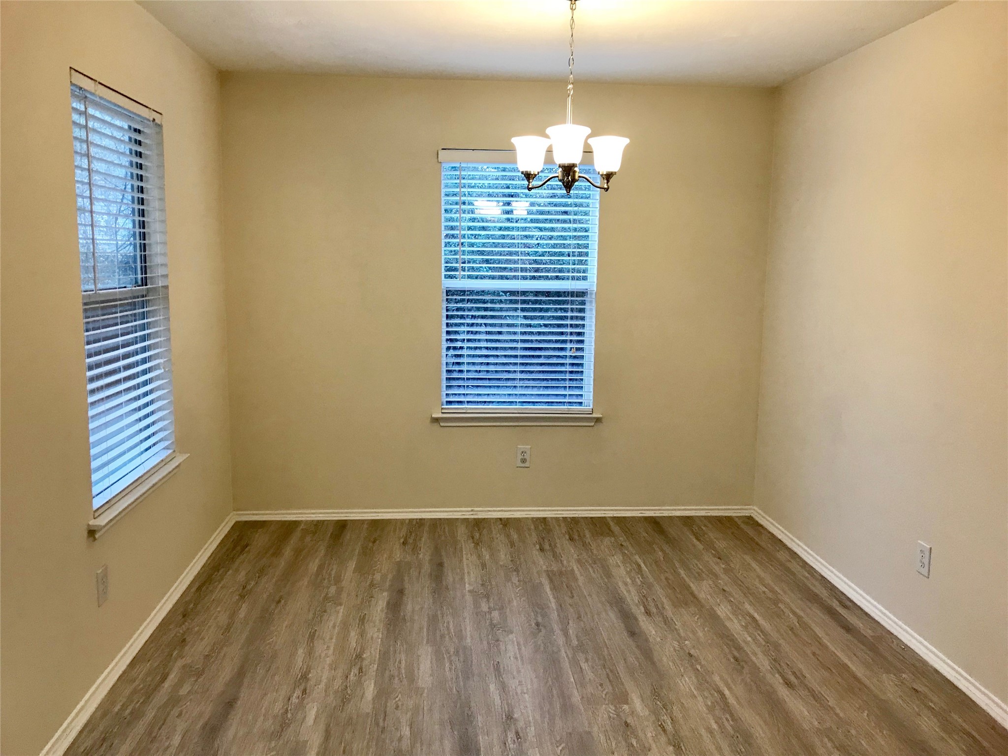 115 S Vesper Bend Circle Property Photo 8