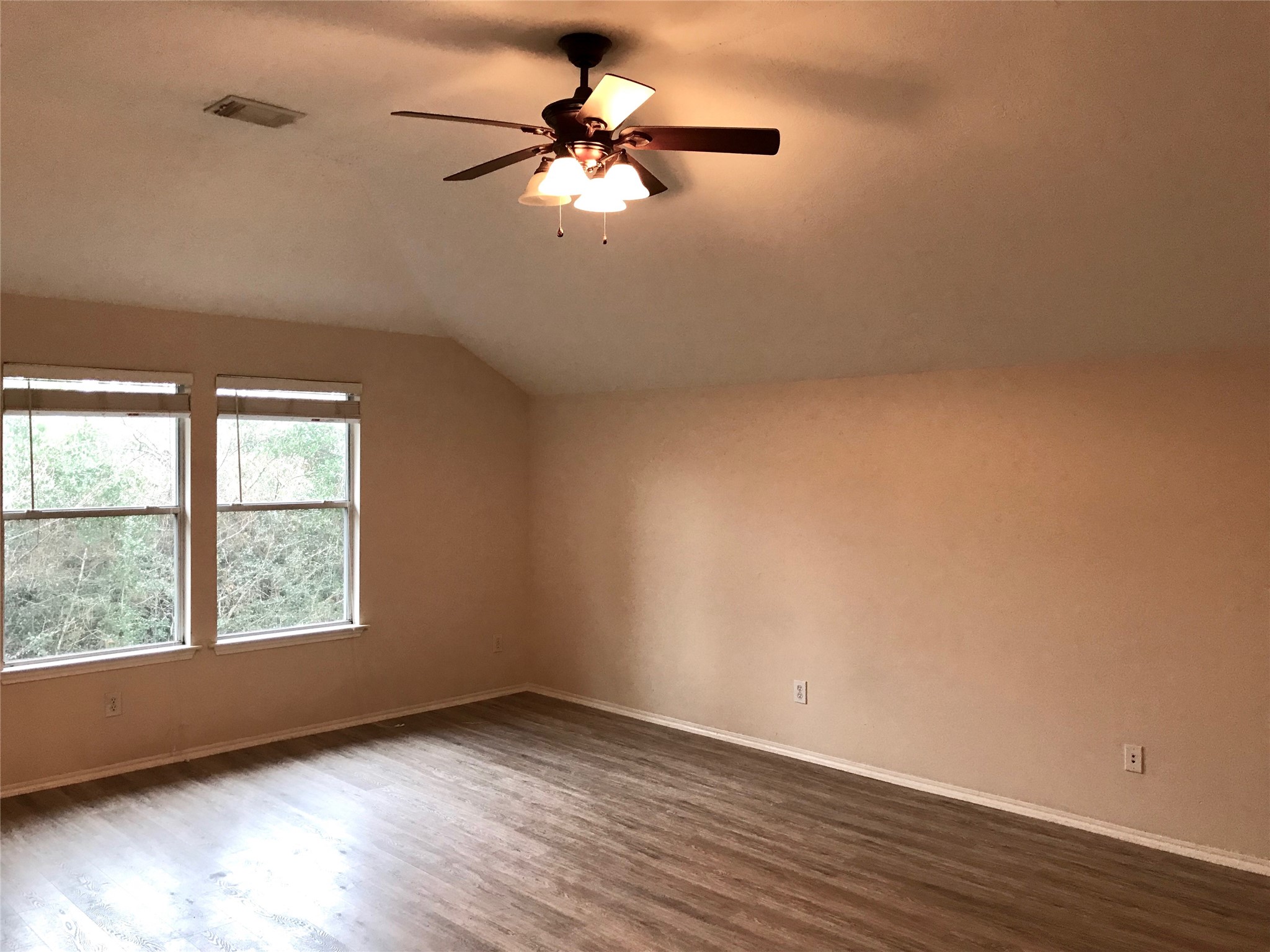 115 S Vesper Bend Circle Property Photo 9