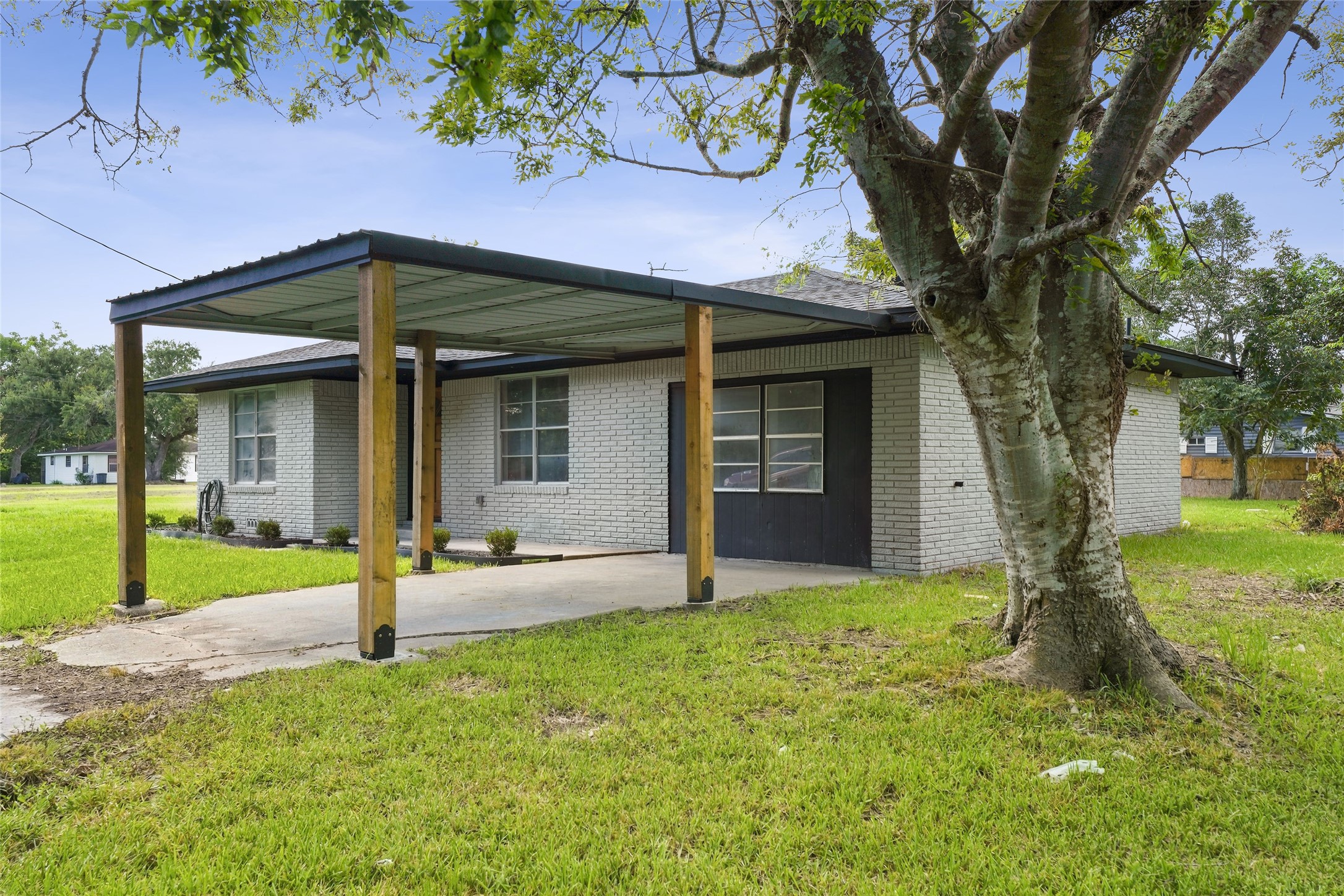 1300 Basin Street Property Photo 1