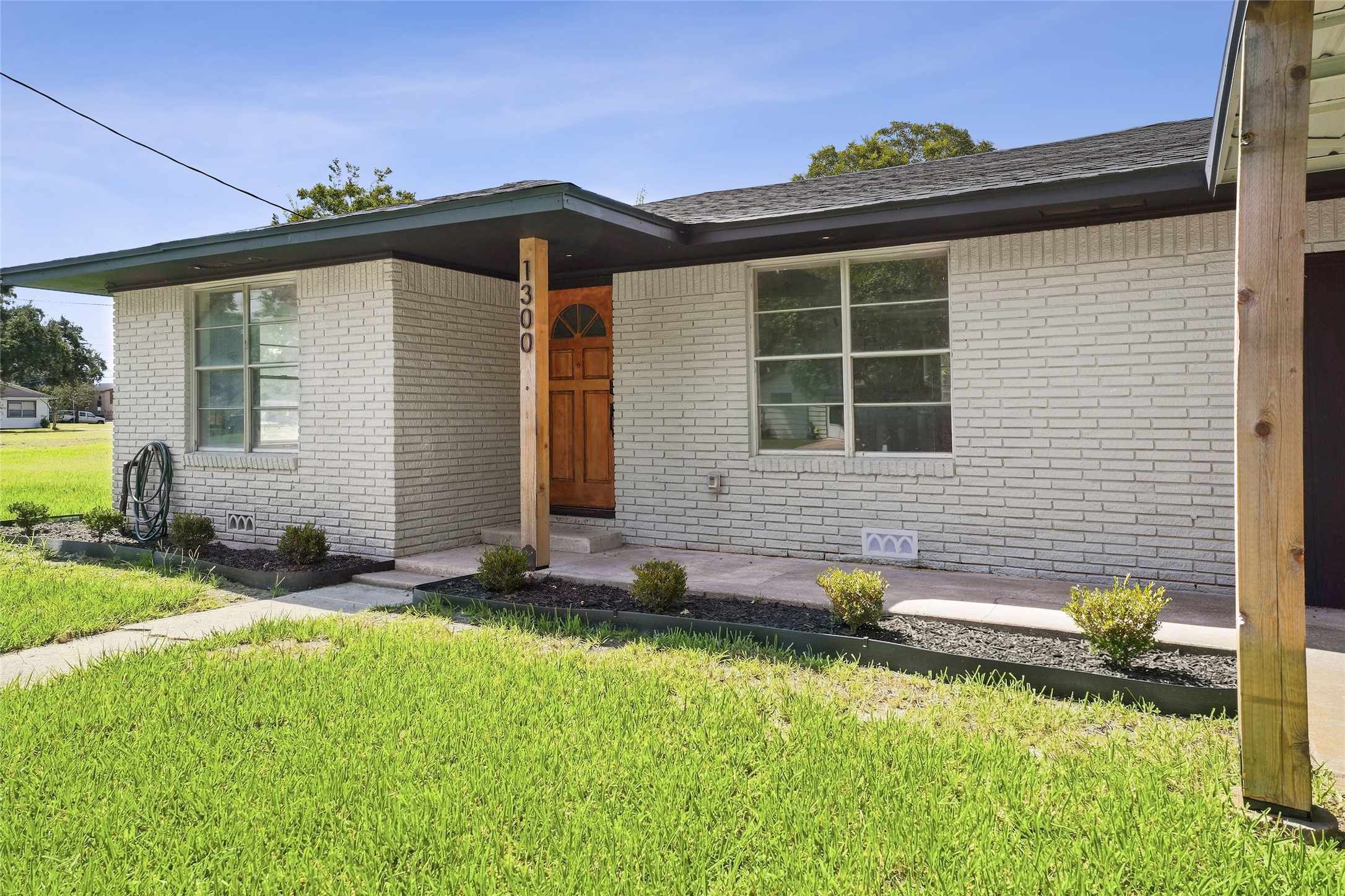 1300 Basin Street Property Photo 3