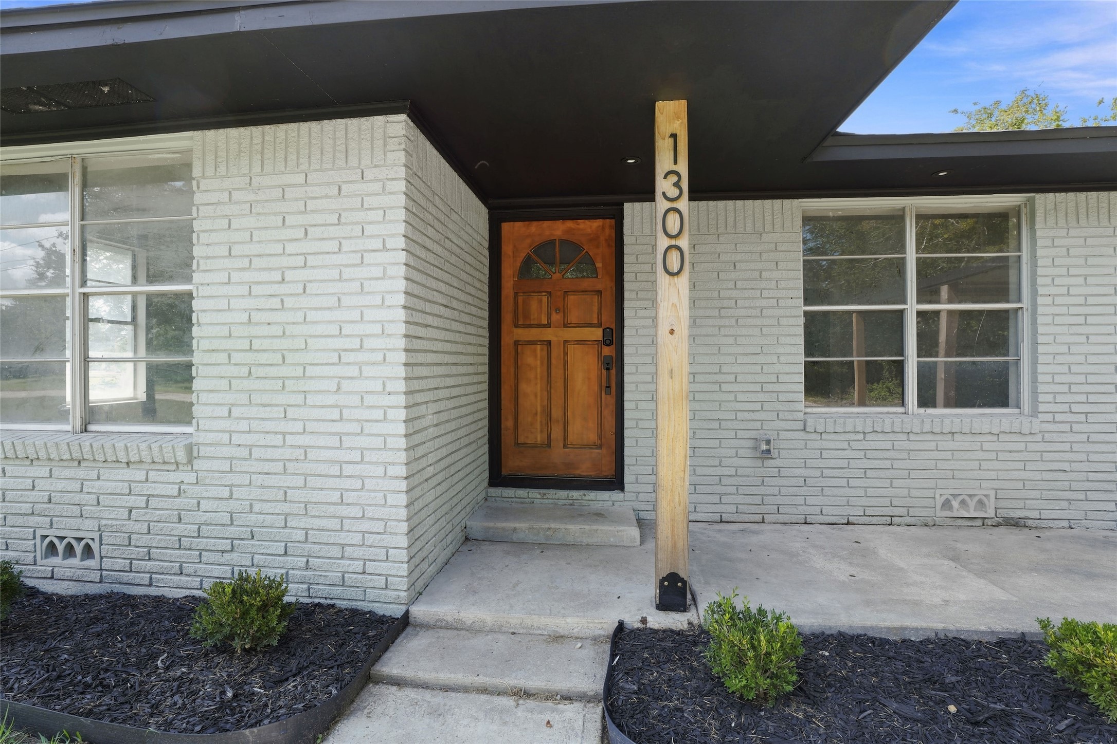 1300 Basin Street Property Photo 4