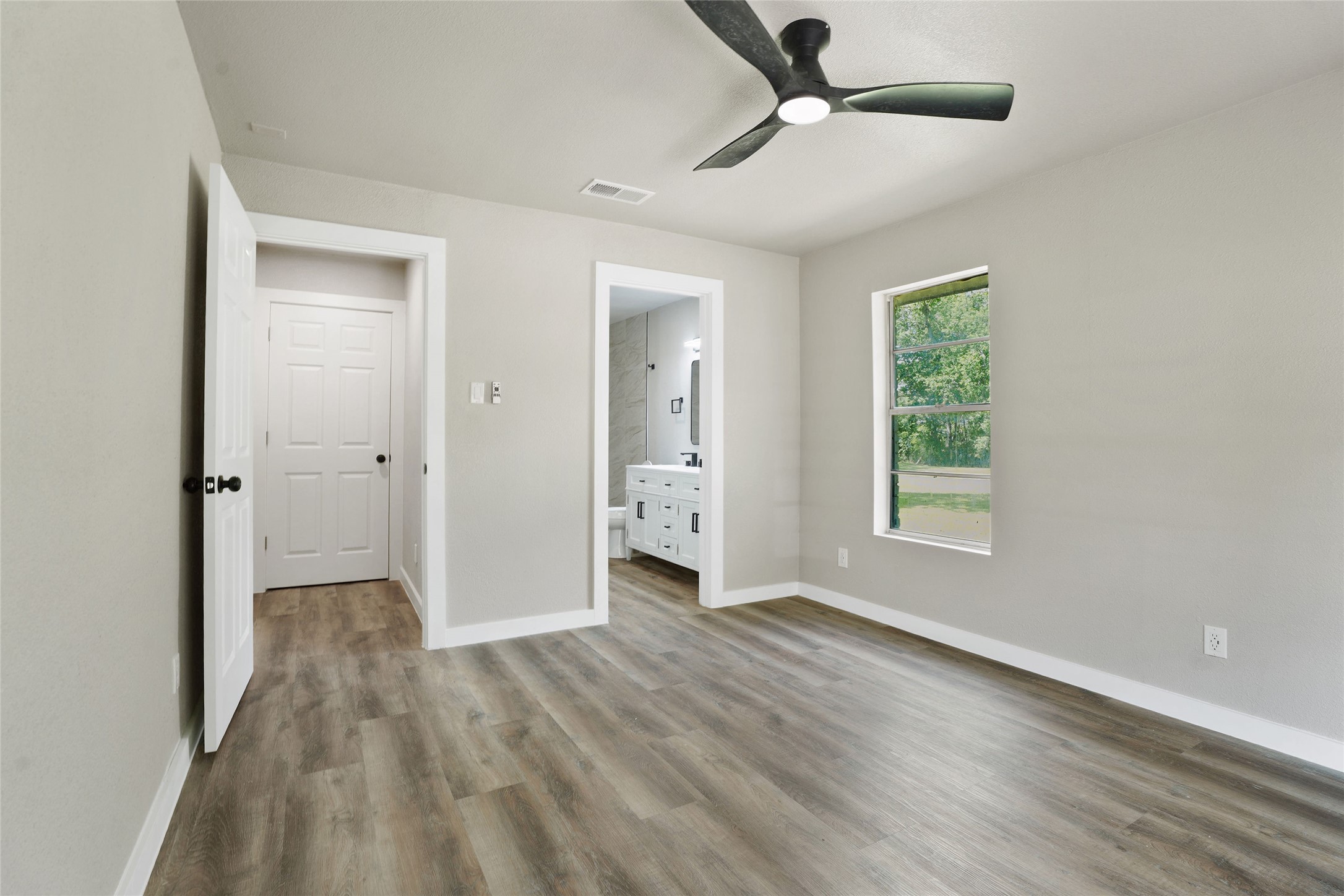 1300 Basin Street Property Photo 14