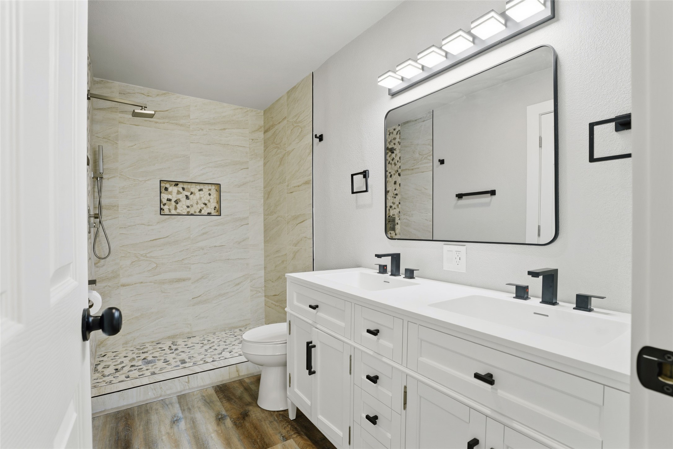 1300 Basin Street Property Photo 15