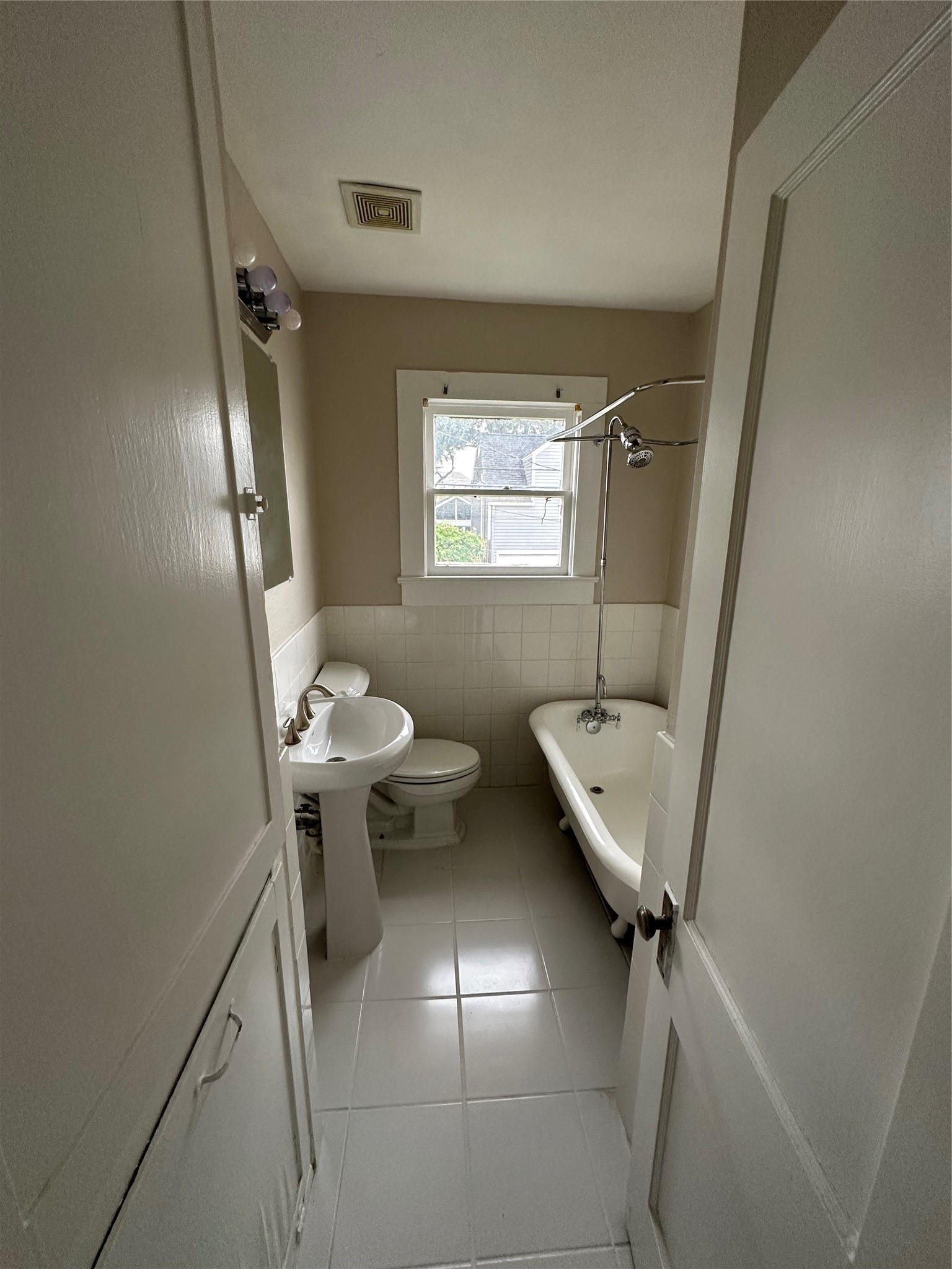 1406-b Columbia Street Property Photo 13