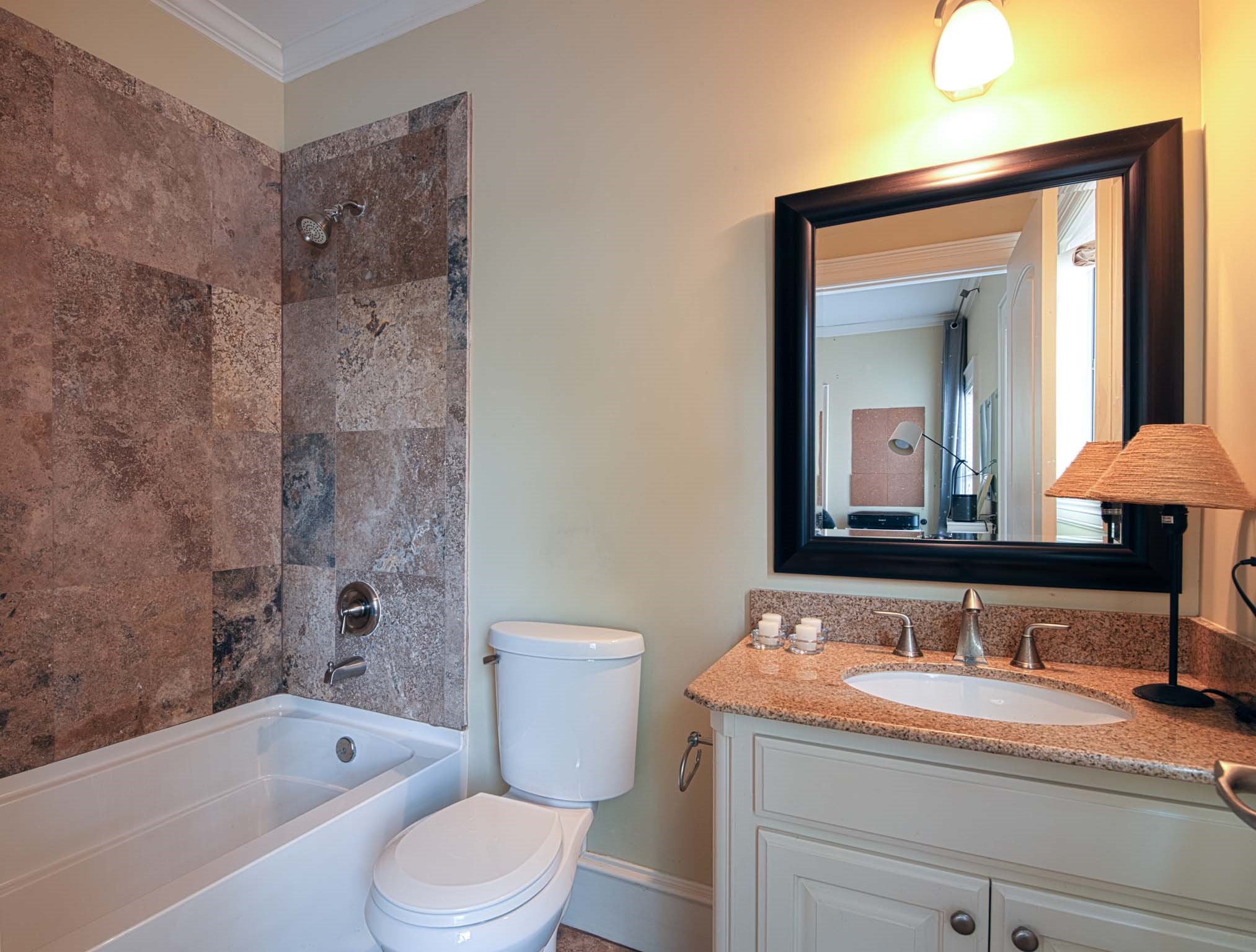 2714 Nicholson Street Property Photo 4