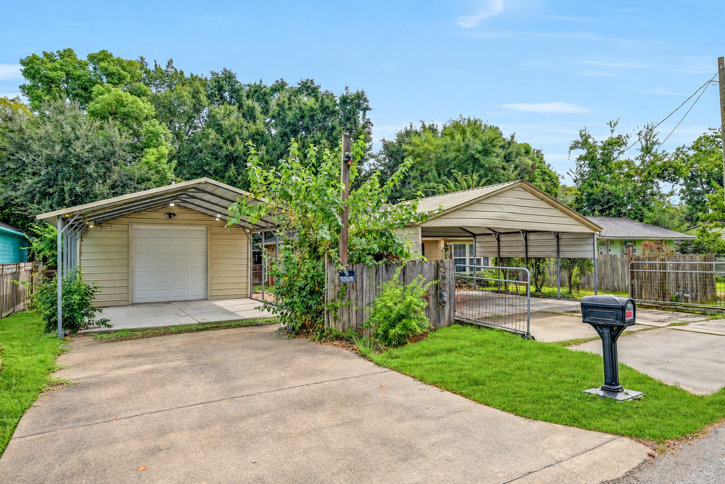 4221 Darby Street Property Photo 1