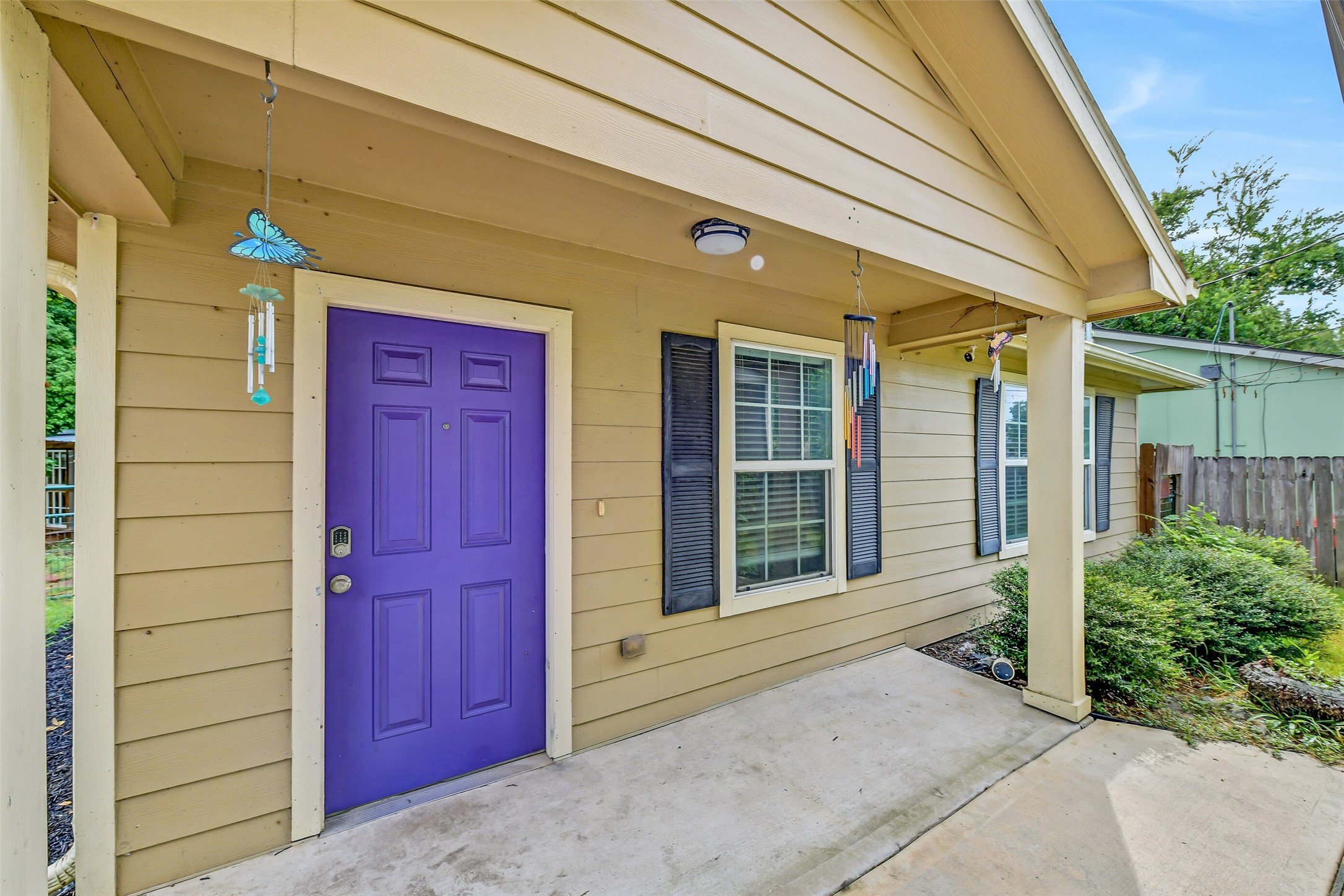 4221 Darby Street Property Photo 5