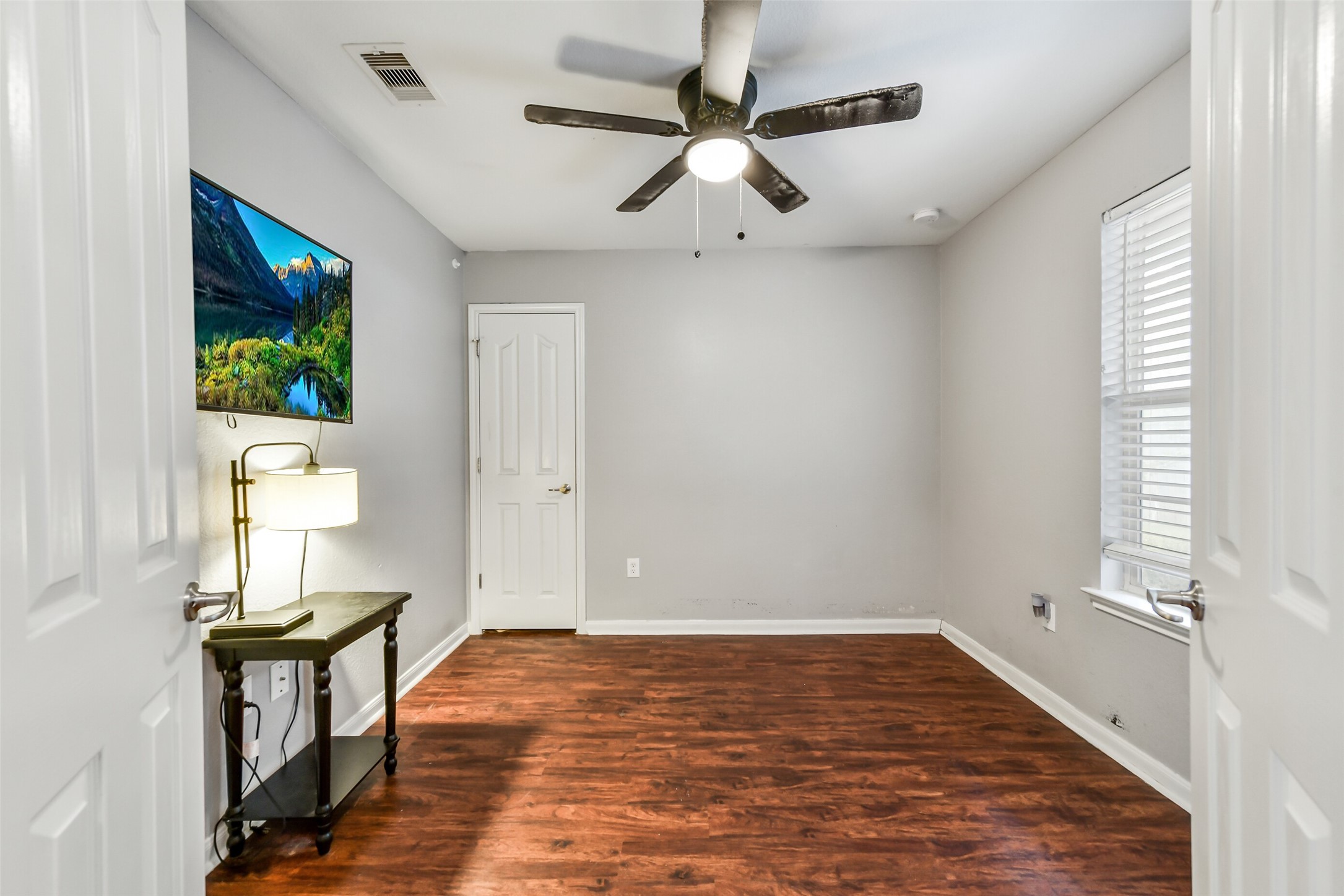 4221 Darby Street Property Photo 15