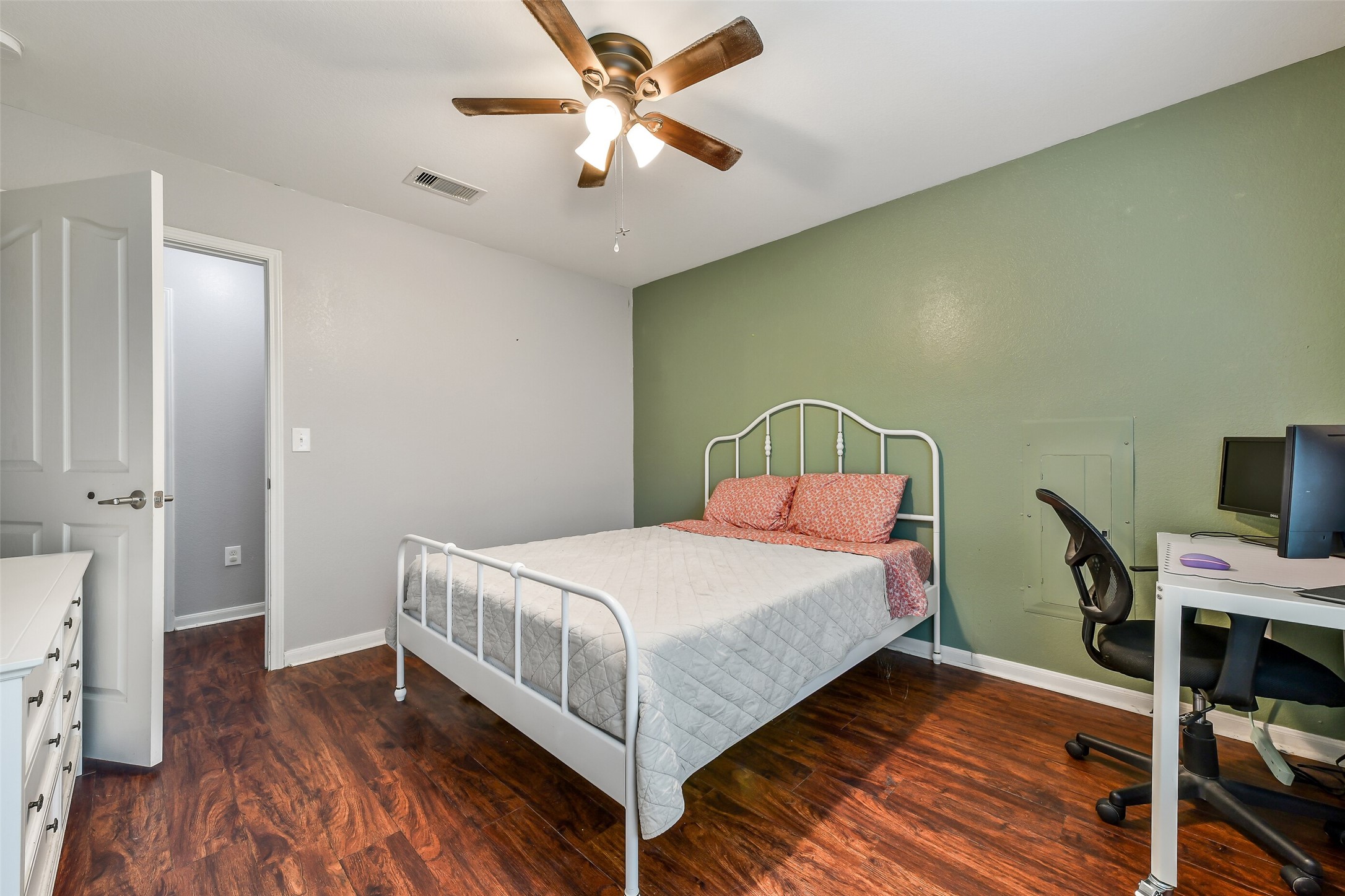 4221 Darby Street Property Photo 17