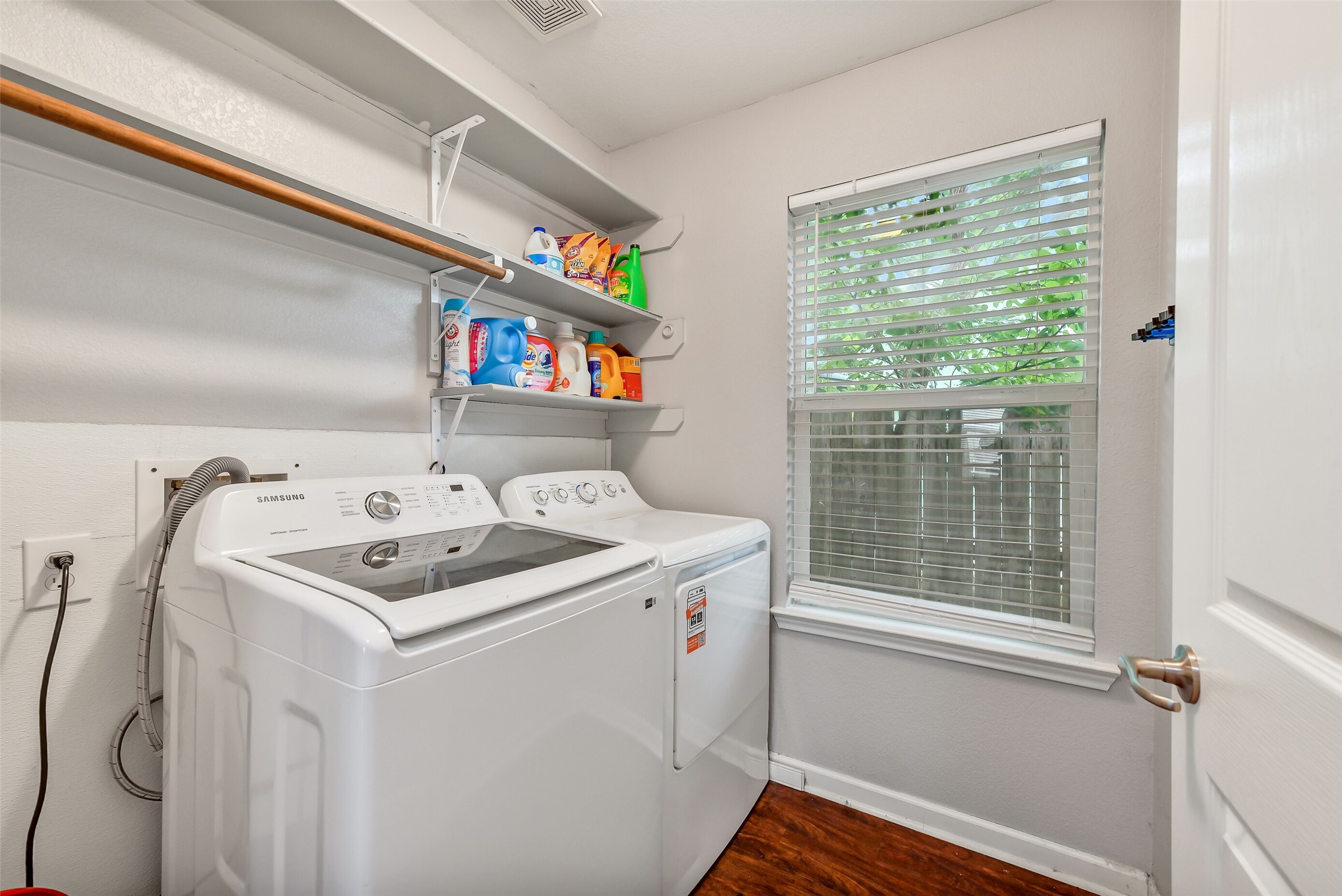 4221 Darby Street Property Photo 21