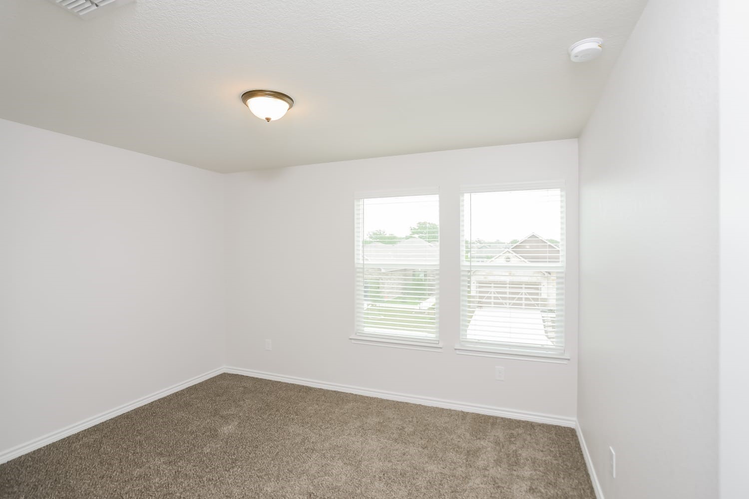 7911 Hanging Branch Property Photo 6